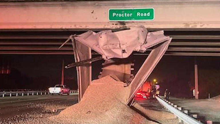 Dump truck strikes I-75 overpass in Sarasota, snarling morning traffic ...