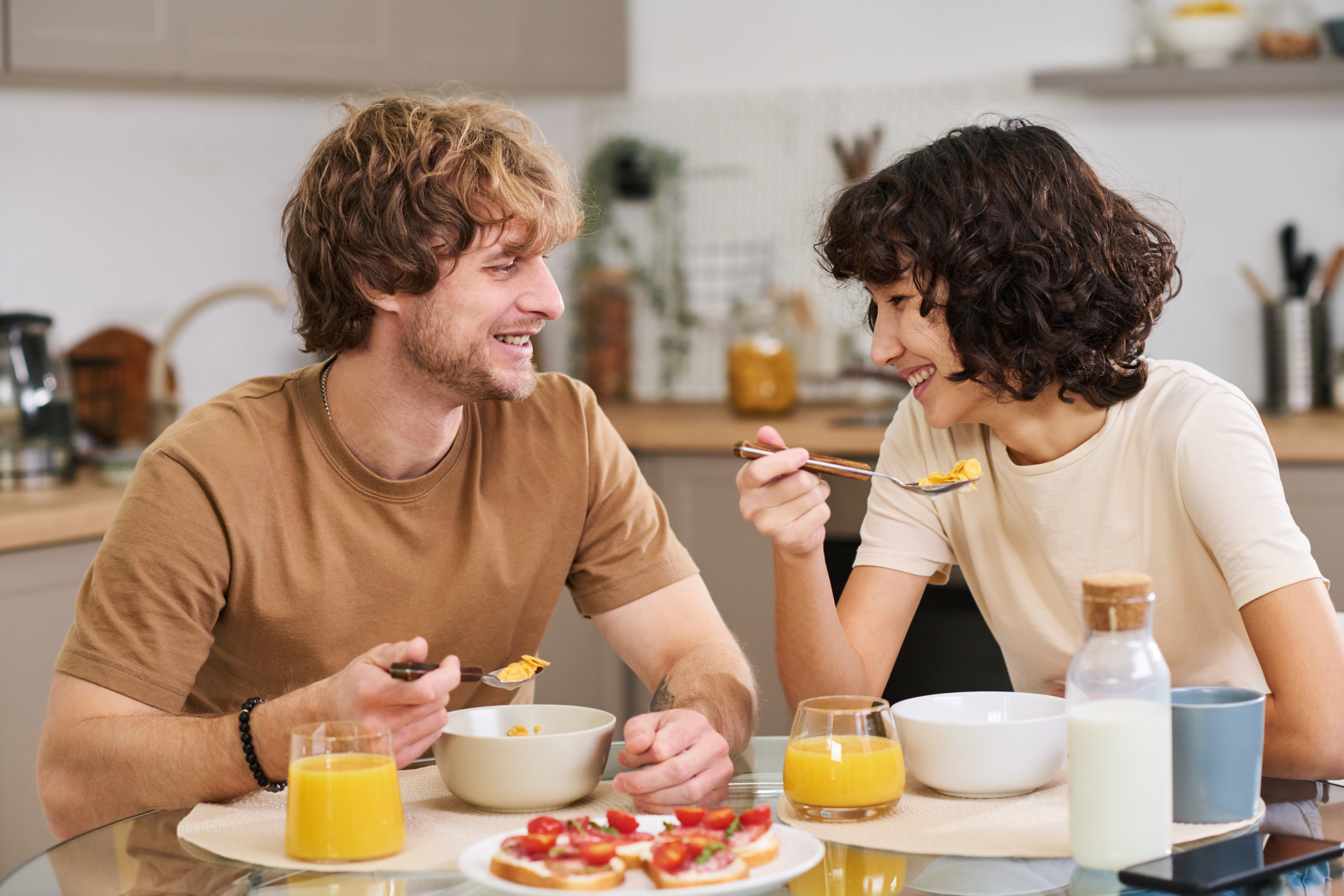 Man shares his and hers dinner—no one ready for the difference: 