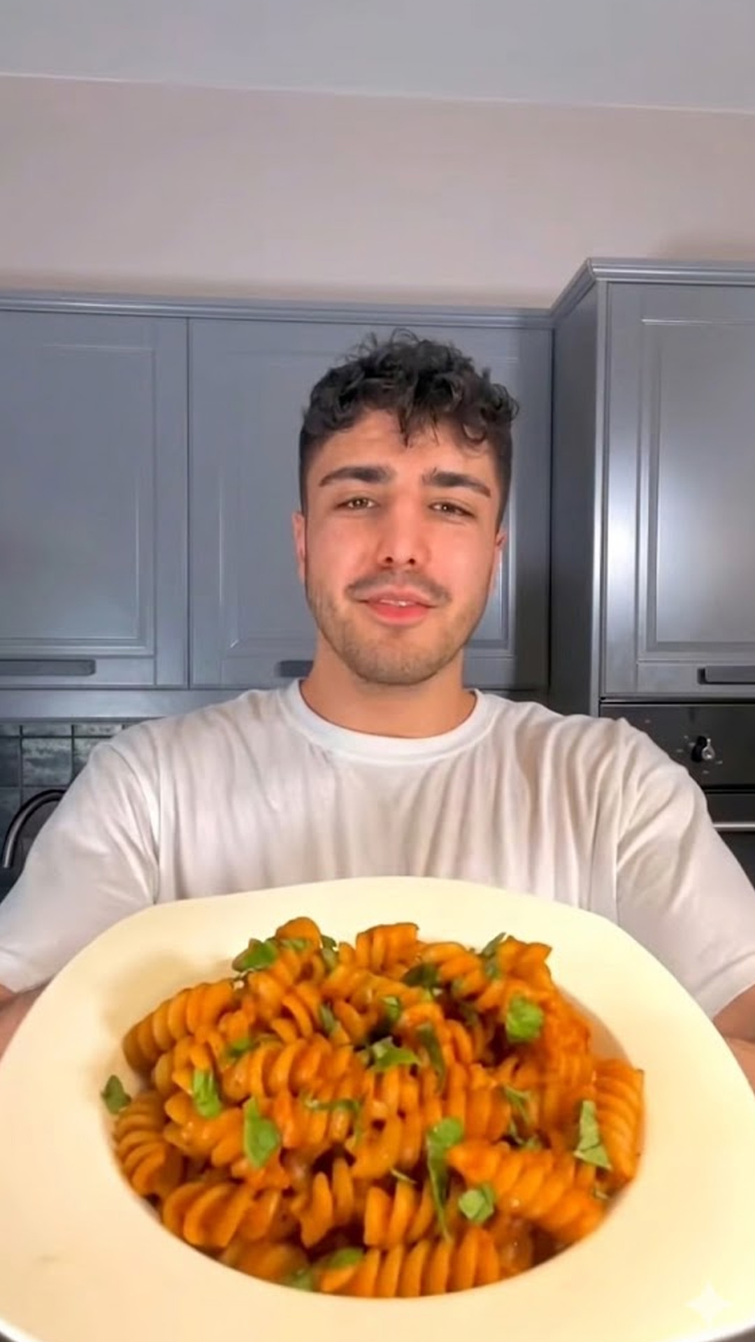 Easy vegan pasta recipe with creamy sauce