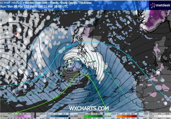 UK weather maps turn purple as Britain 'disappears' under 418-mile snow ...