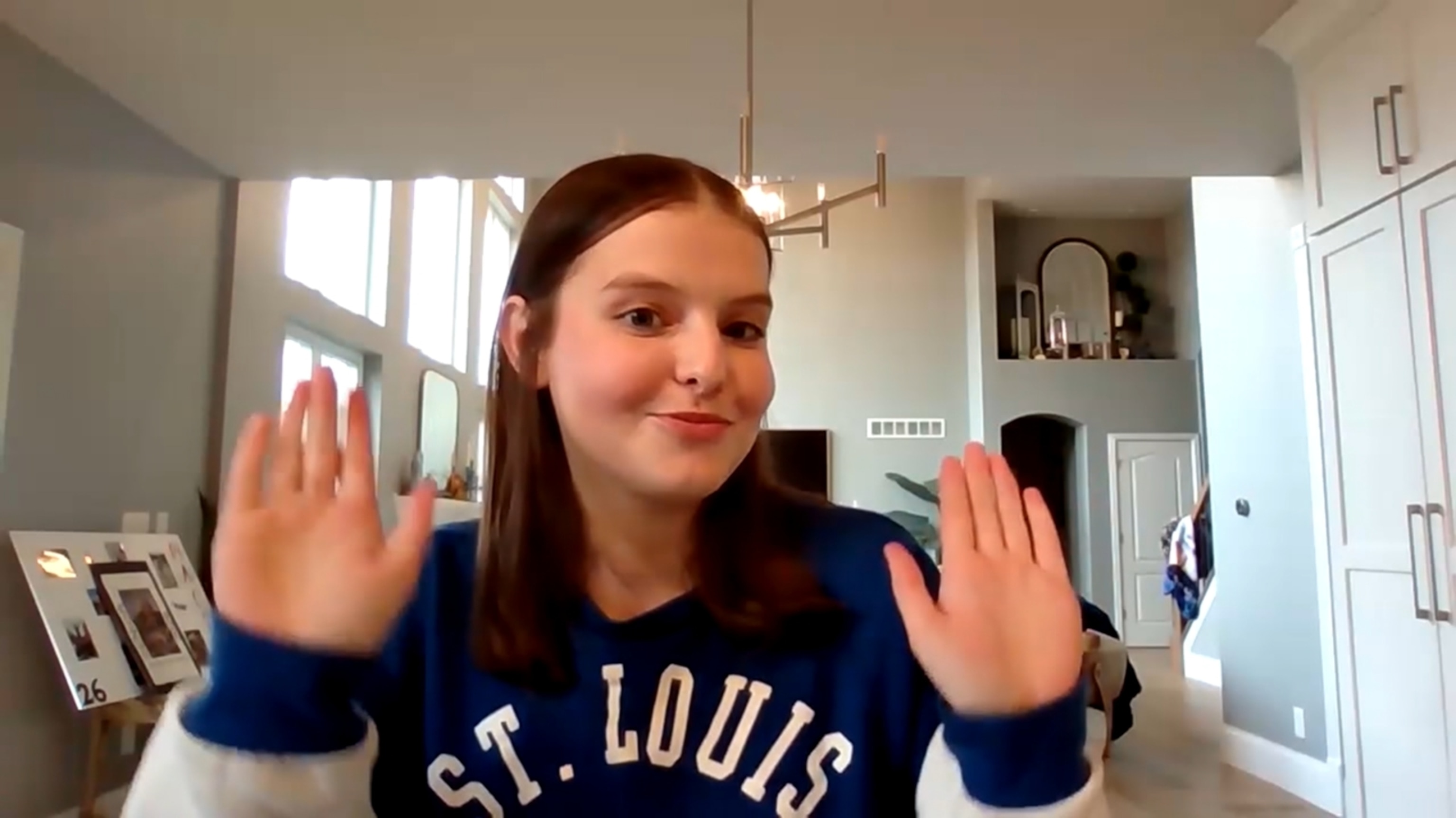 Teen returns to cheerleading after receiving 2nd chance at life