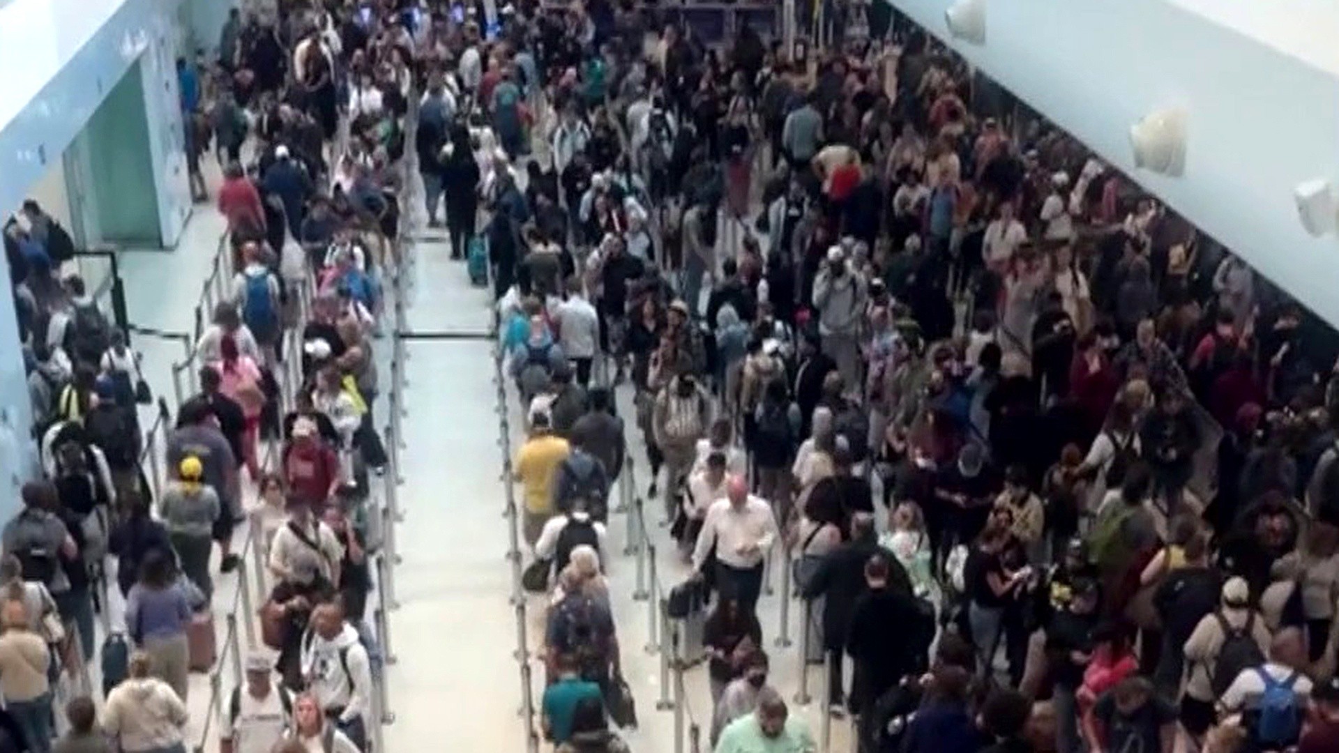 Partial government shutdown causes spring break travel chaos