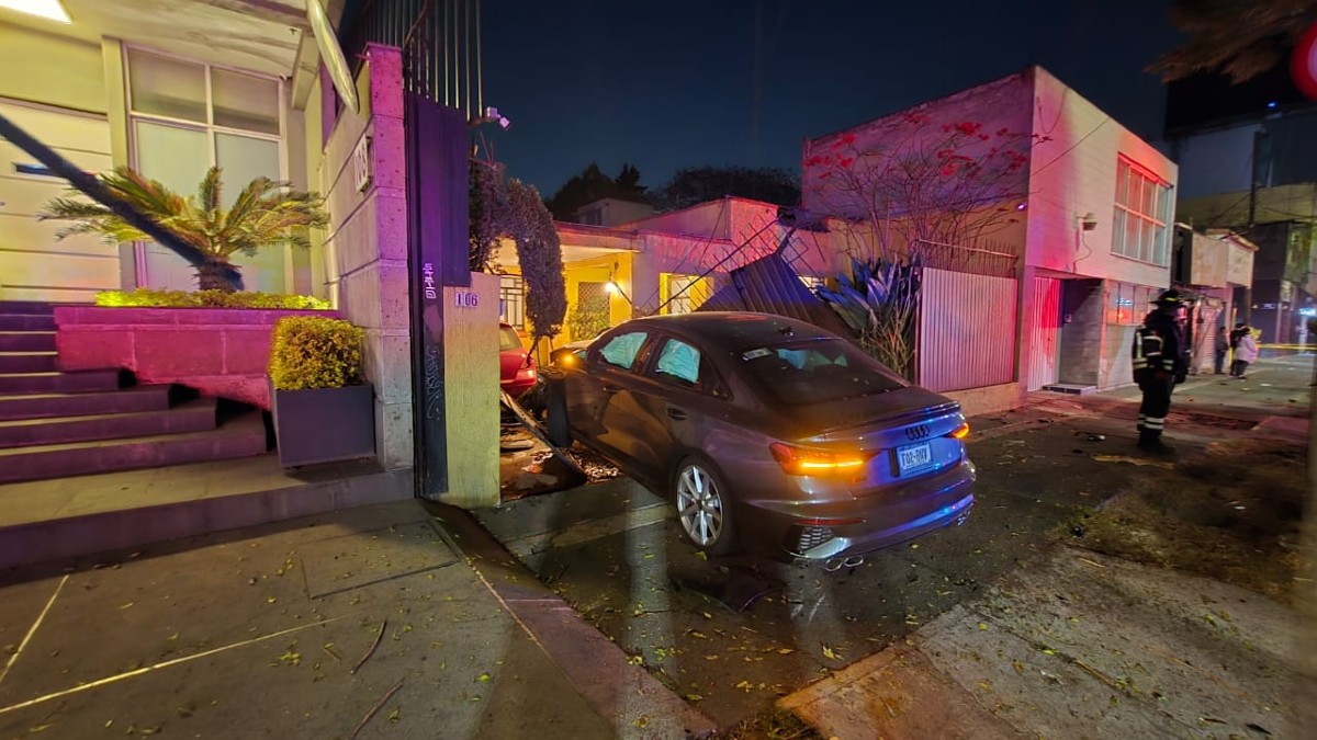 Hombre choca auto de lujo contra casa y mata a una persona en San Pedro ...