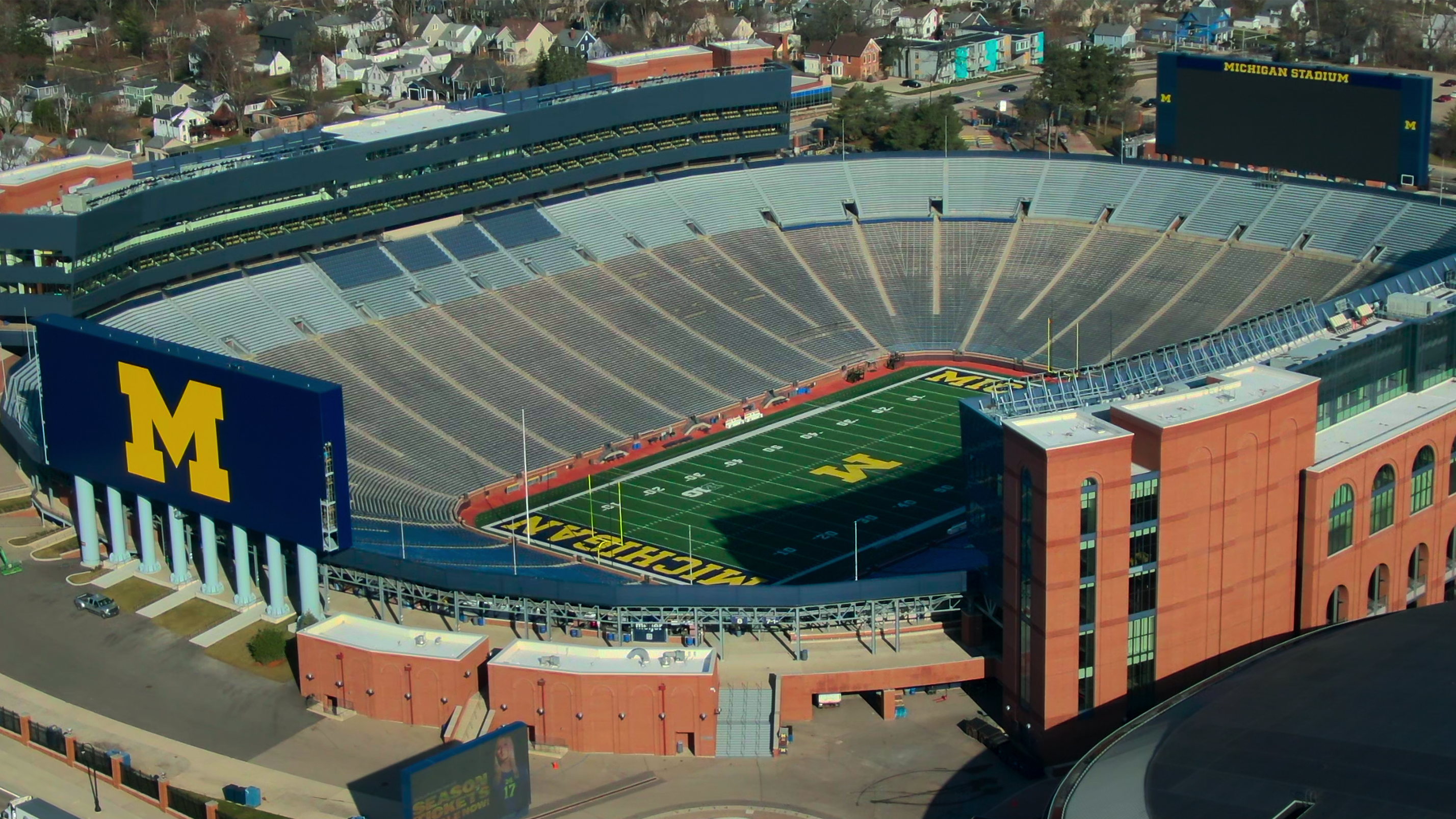 Michigan should have released athletics probe report, faculty leader says