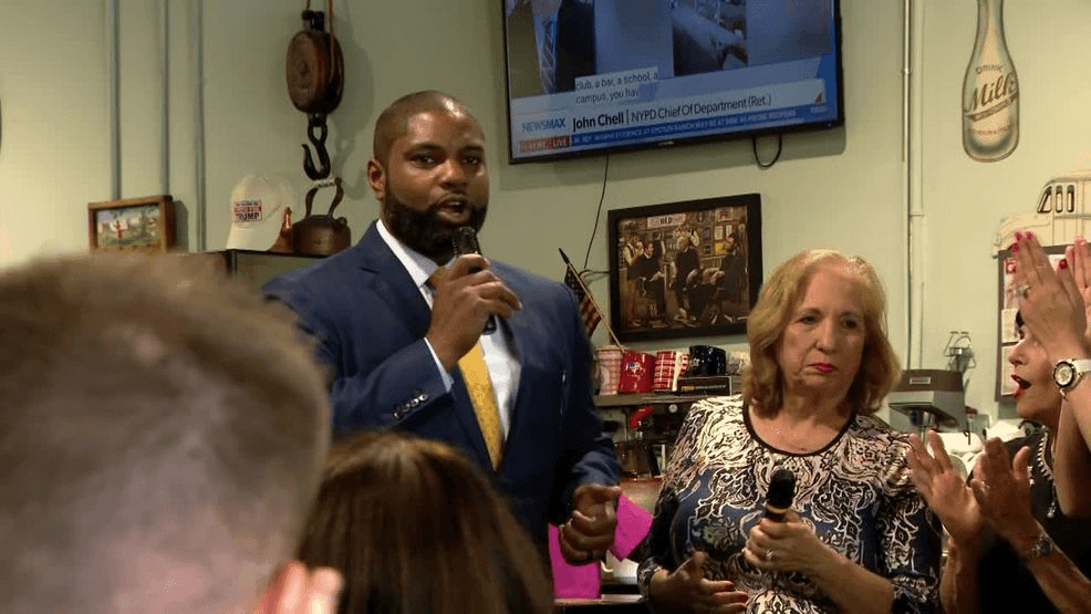 Photos: Rep. Byron Donalds campaigns in Boca Raton, plans to keep state ...