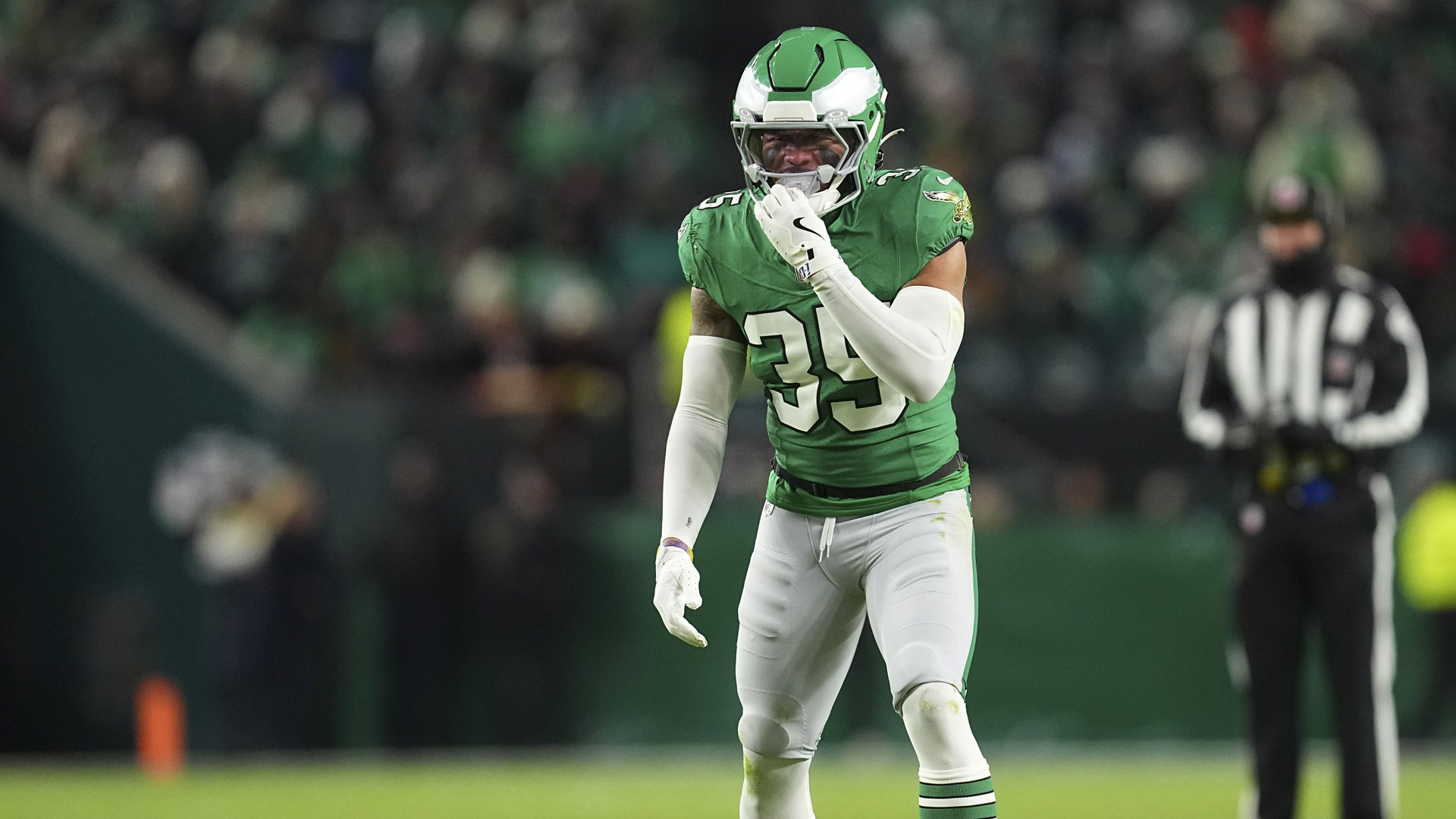 Source: Eagles keep veteran defensive back on renegotiated deal
