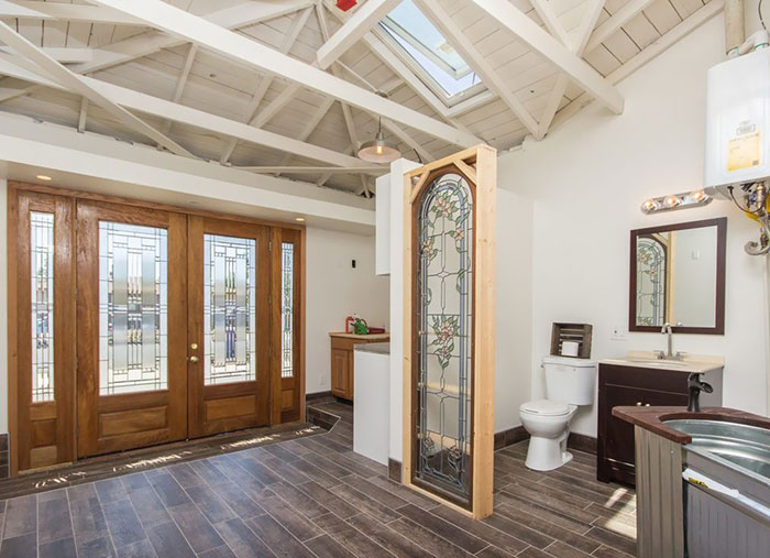 25 Funny Real Estate Listings That Are Hard To Believe Exist