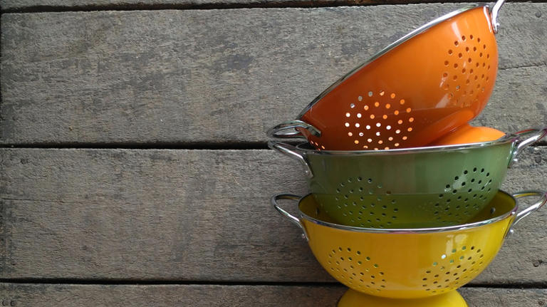 Turn an old colander into the cutest outdoor planter for succulents