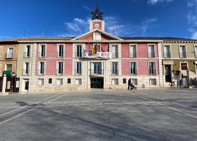 El concejal del PSOE que lanzó un café a la cara al portavoz de Vox ...