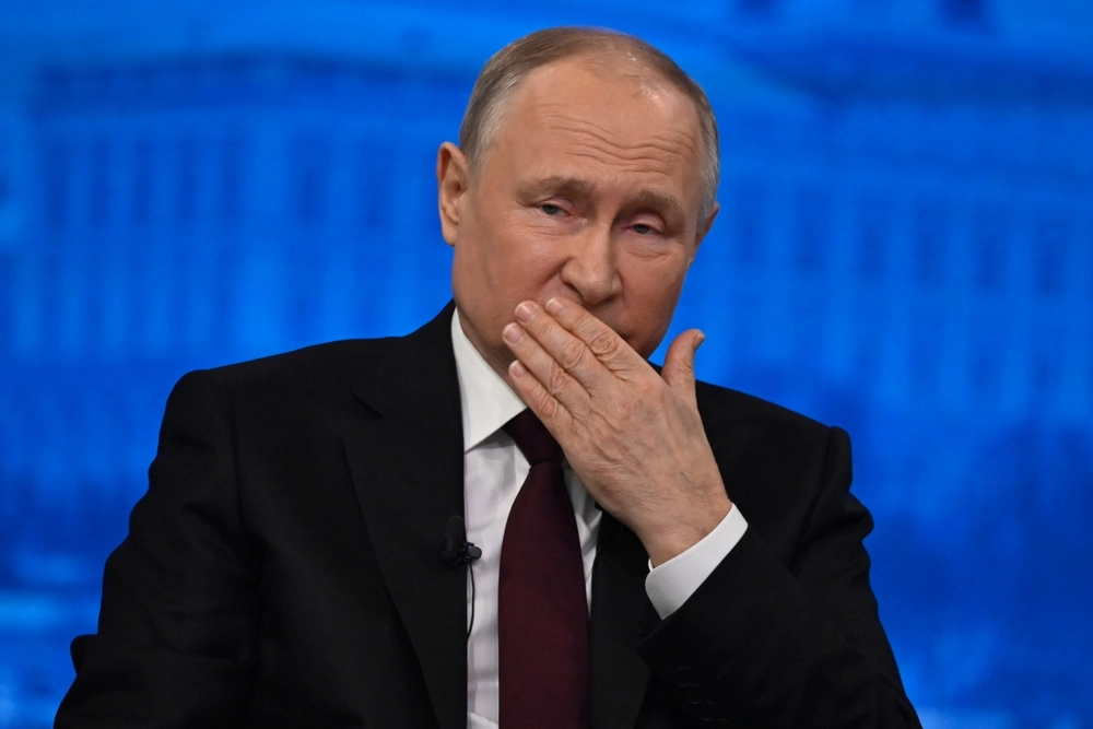 Rygter om Putins helbred blusser atter op efter nye billeder er dukket op