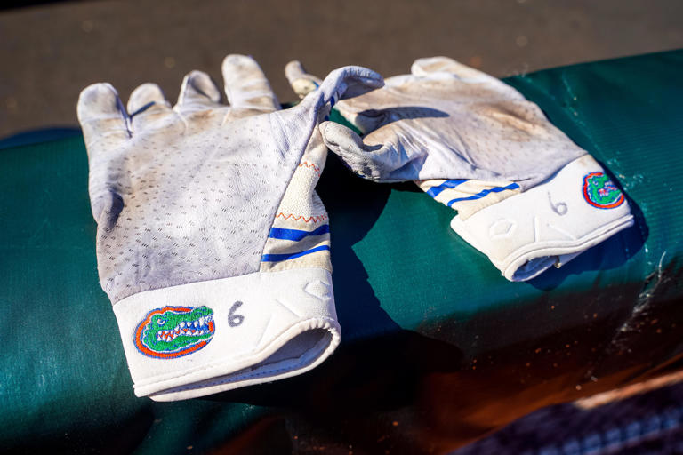 Florida falls out of D1Baseball top 25 rankings after 1-3 week