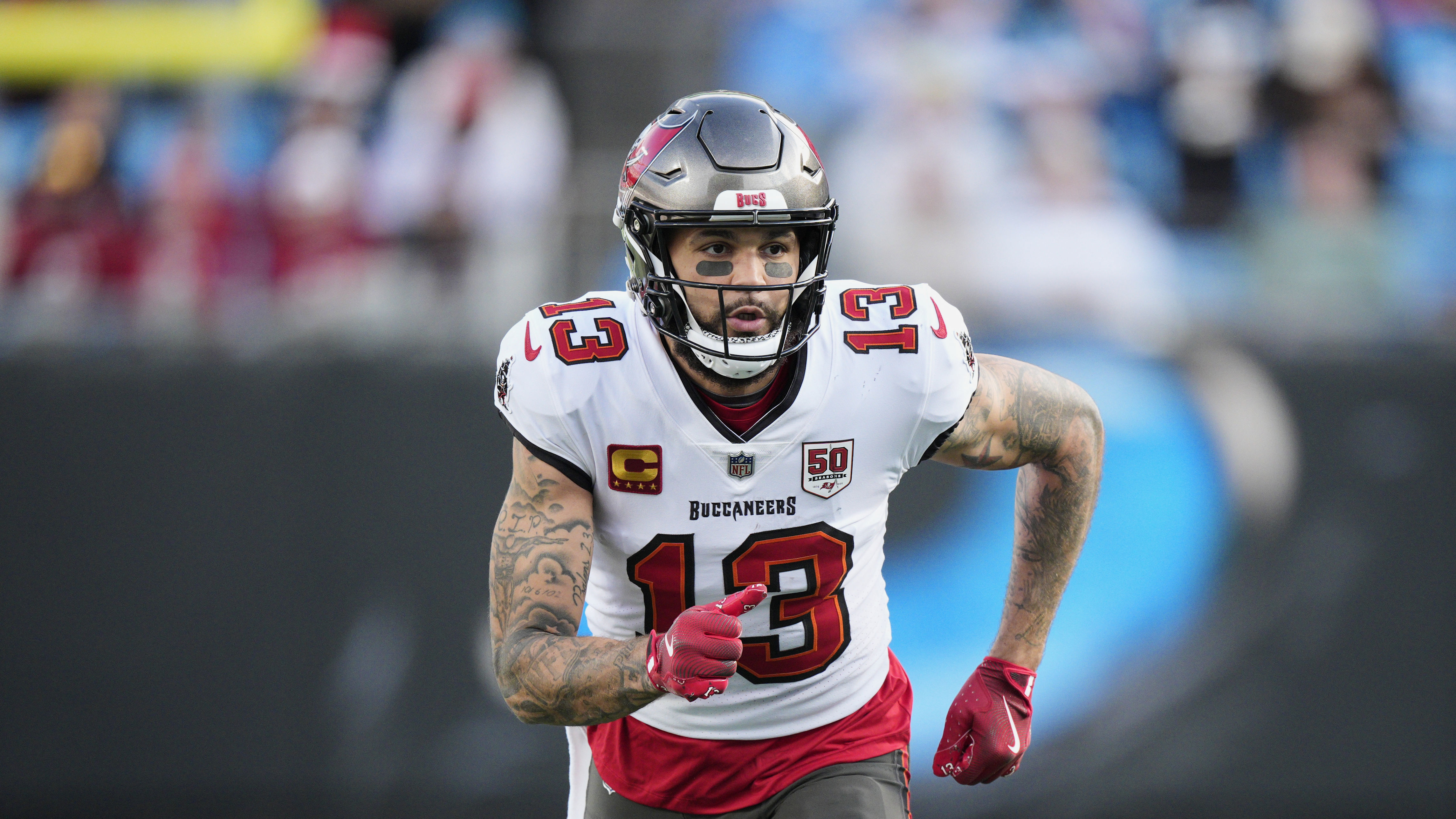 49ers bolster receiving group by agreeing to a 3-year deal with Mike Evans, AP source says<br><br>
