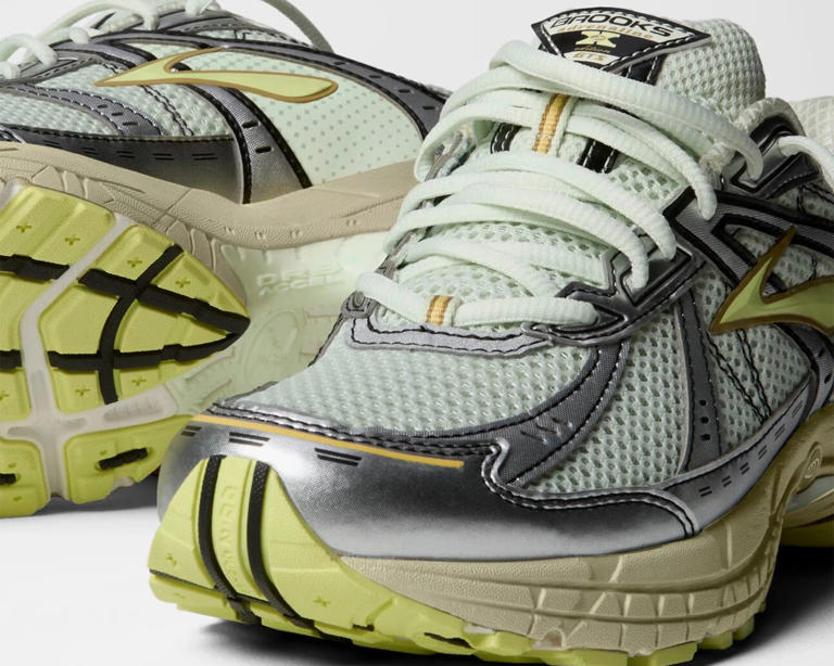 Brooks Sneakers