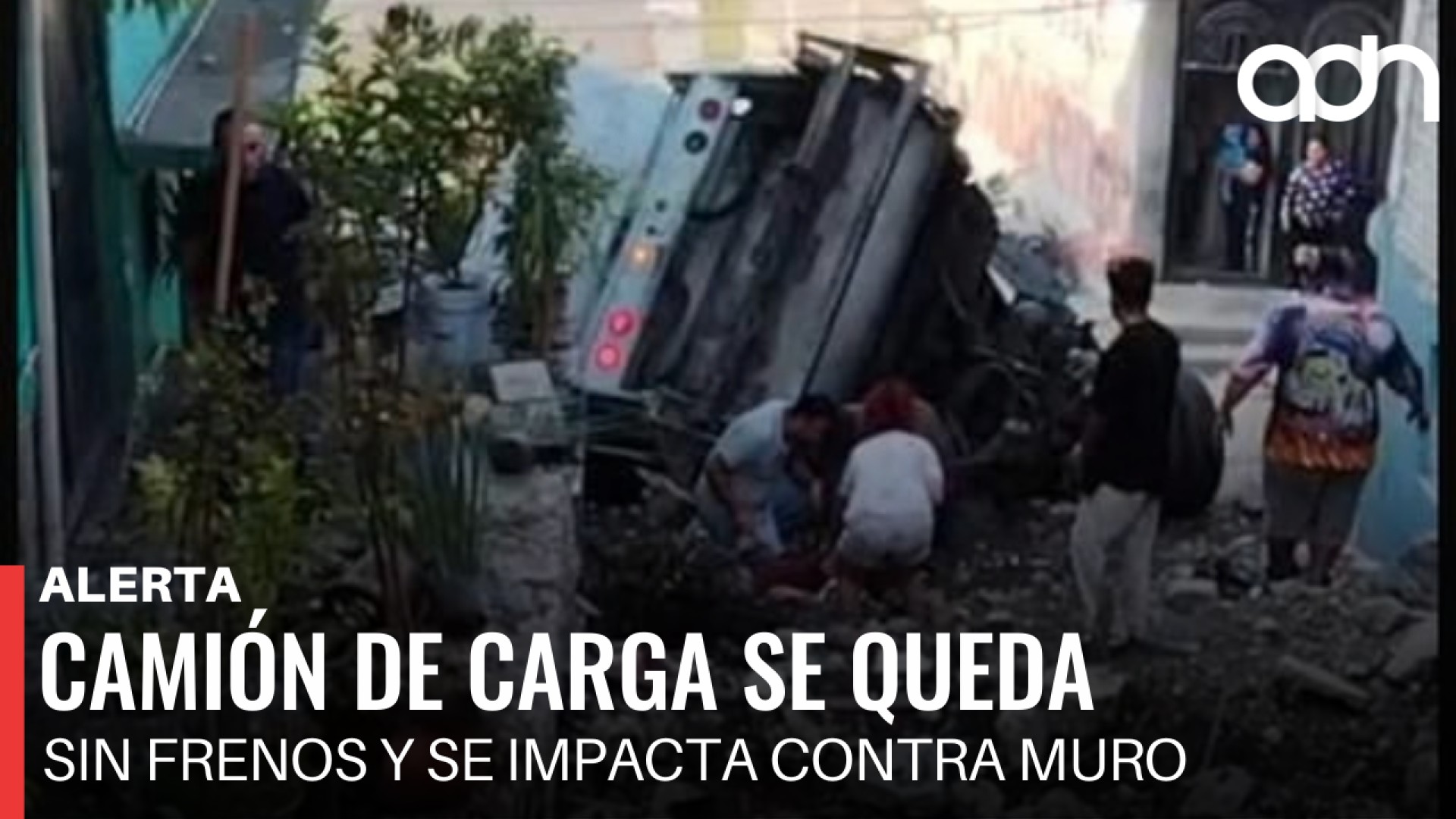 🚨¡Última hora! Camión de carga se queda sin frenos y se impacta contra ...