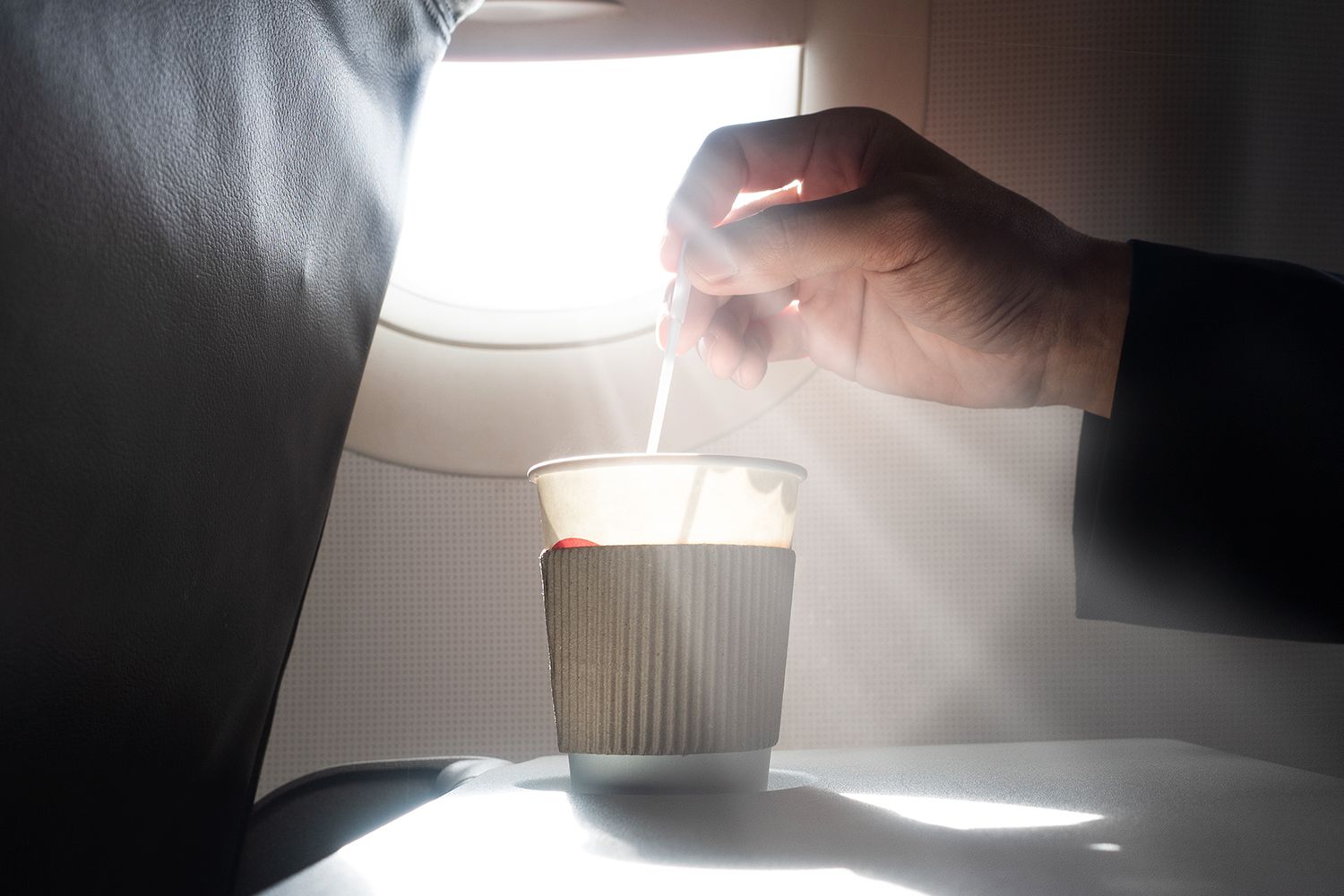 Mom sues United Airlines after 4-year-old daughter is allegedly burned ...