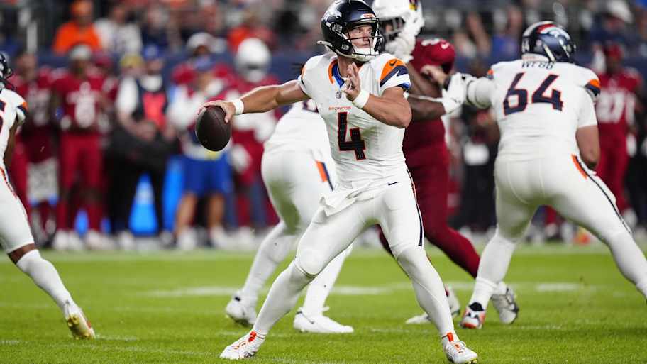 Report: Broncos bring back third-string QB for 2026 season