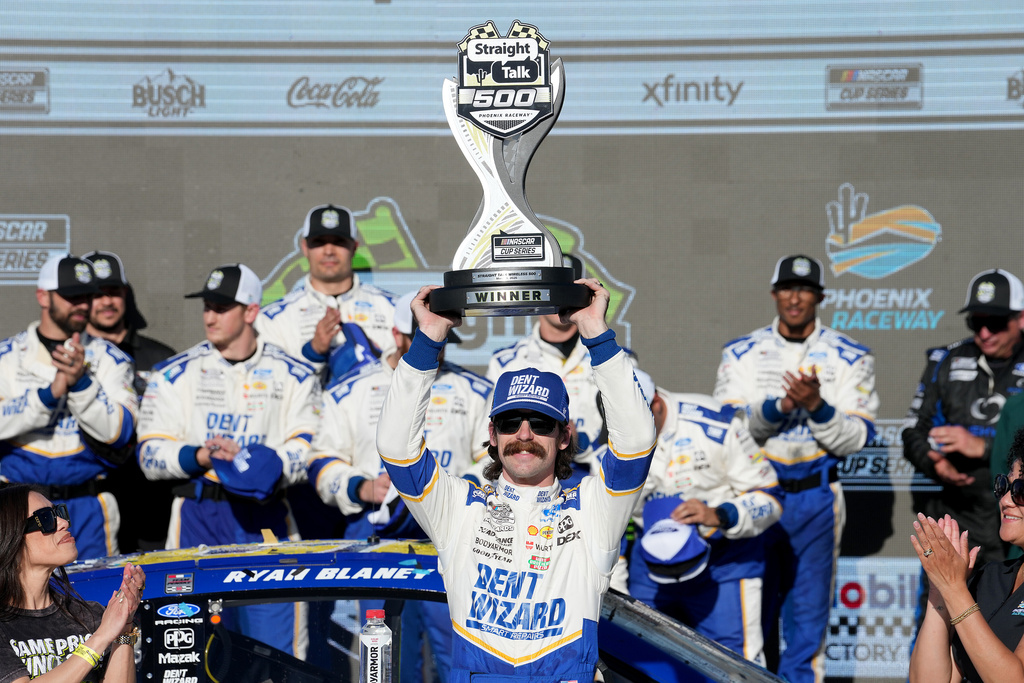 Team Penske’s Phoenix sweep caps a historic IndyCar-NASCAR doubleheader ...