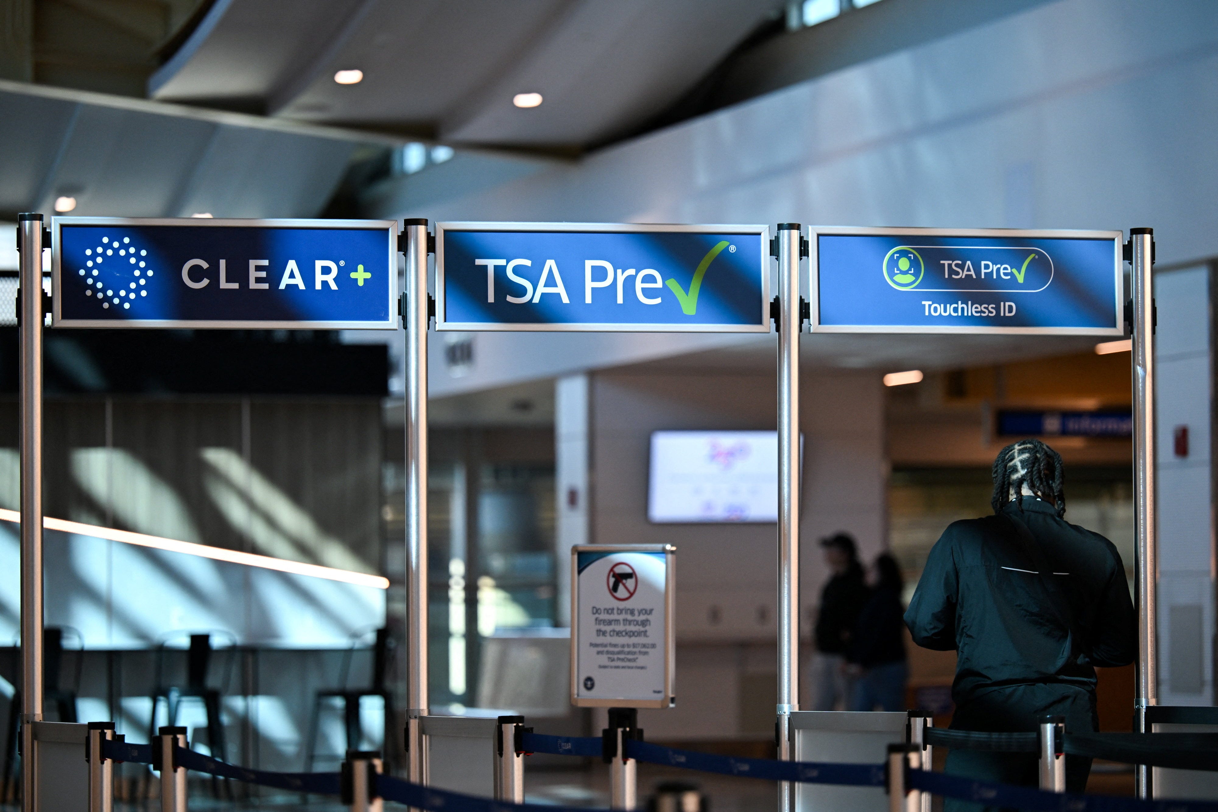 Traveling soon? Here's how to check TSA wait times as DHS shutdown ...