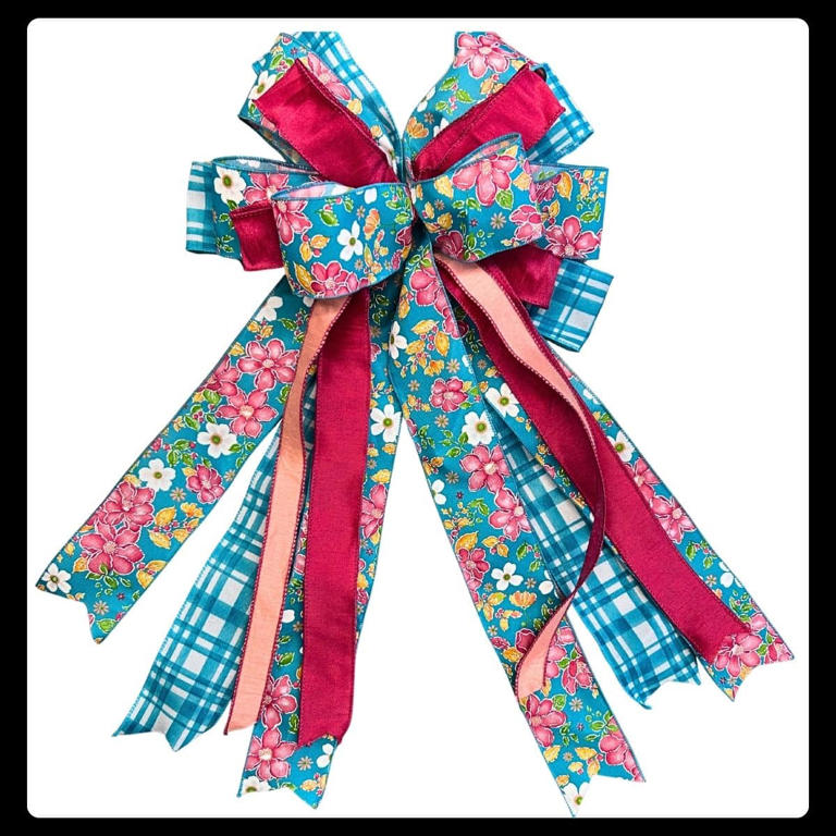An easy multi-ribbon bow for wreaths