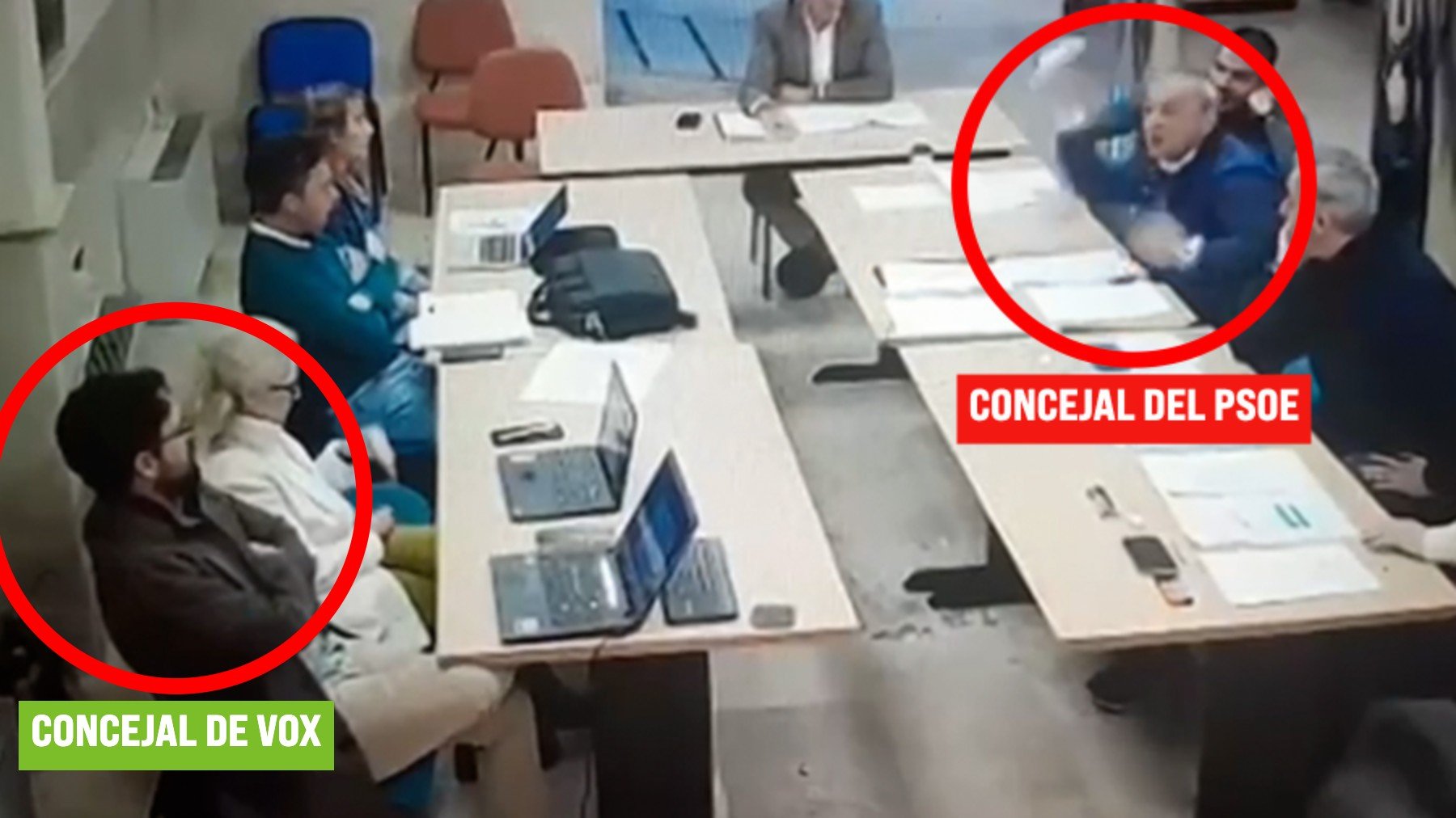 Un concejal del PSOE arroja una taza de café a otro de Vox en un debate ...