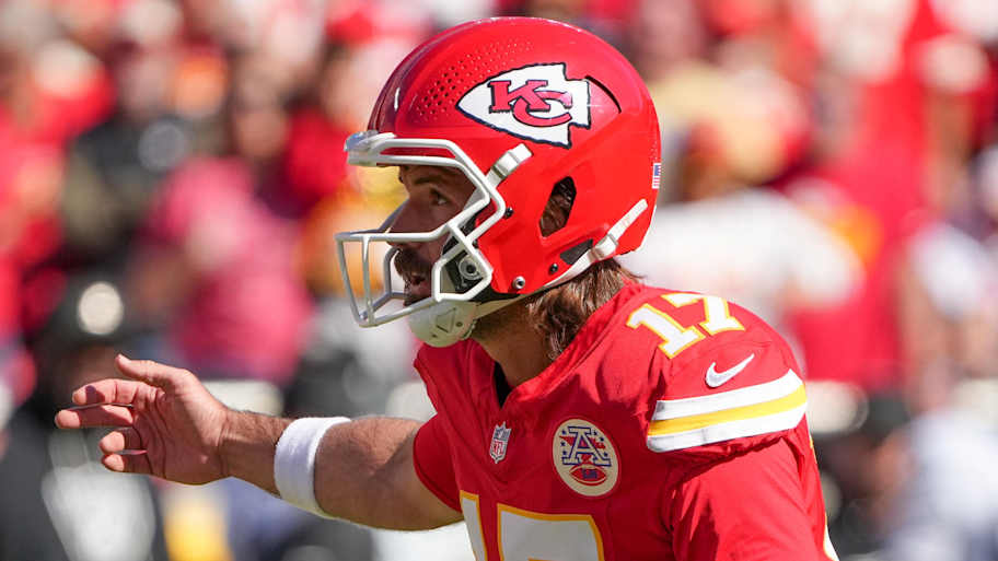 Cardinals sign Pro Bowl free agent quarterback<br><br>