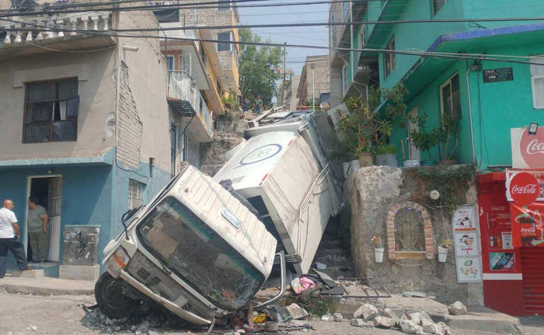 Camión sin frenos se estrella contra casas en Naucalpan; hay un ...