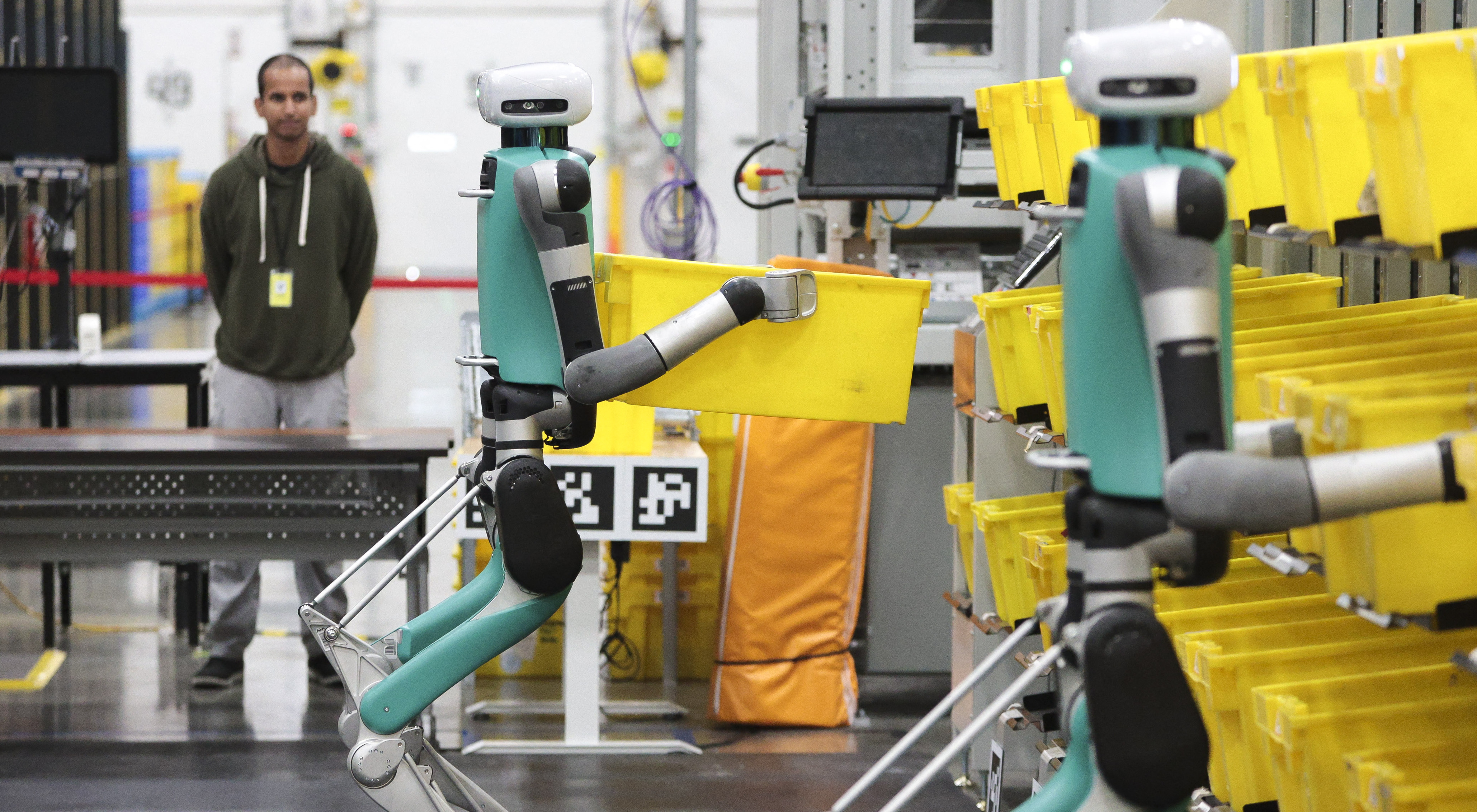 Economists warn 20% of US jobs at risk of automation, and not just ...