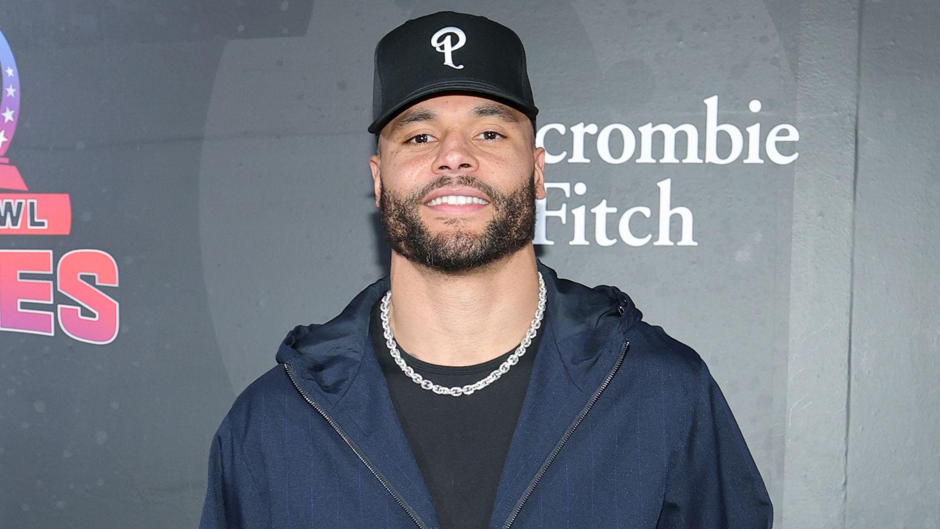 Dak Prescott asks wedding guests for 'prayers' after calling off wedding