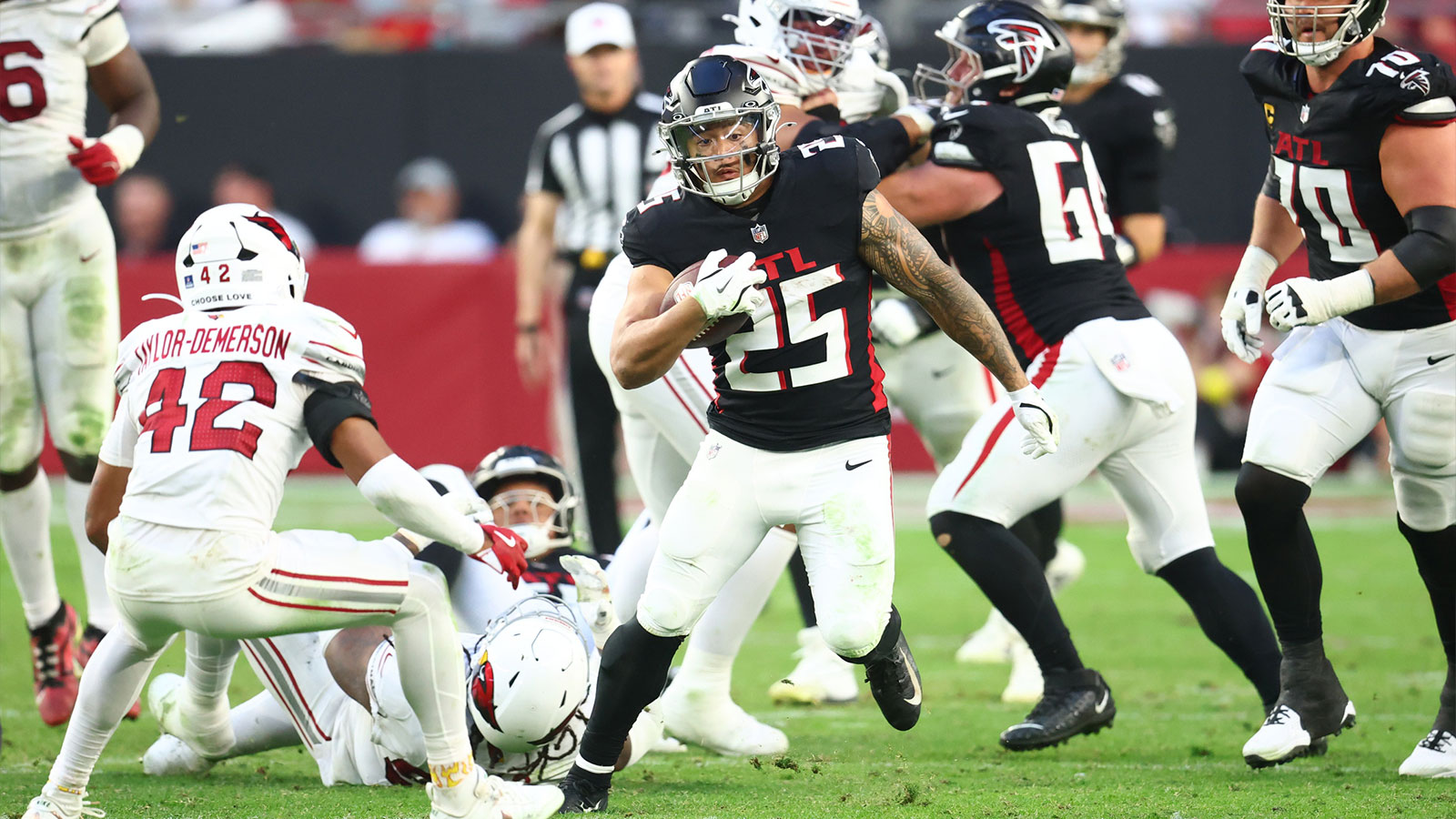 Cardinals inking Tyler Allgeier to two-year deal after Falcons run