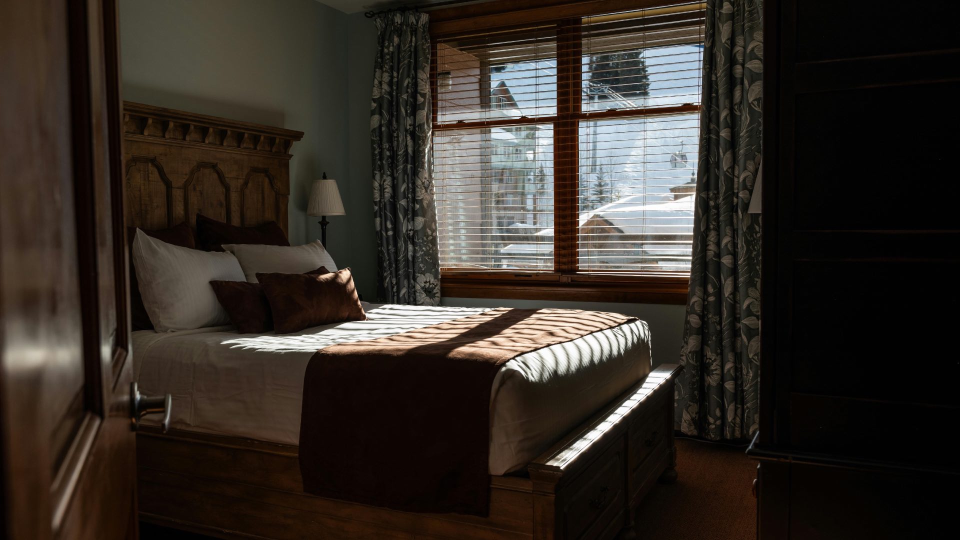 Sleeping with the shutters open: the Dutch method that could improve sleep