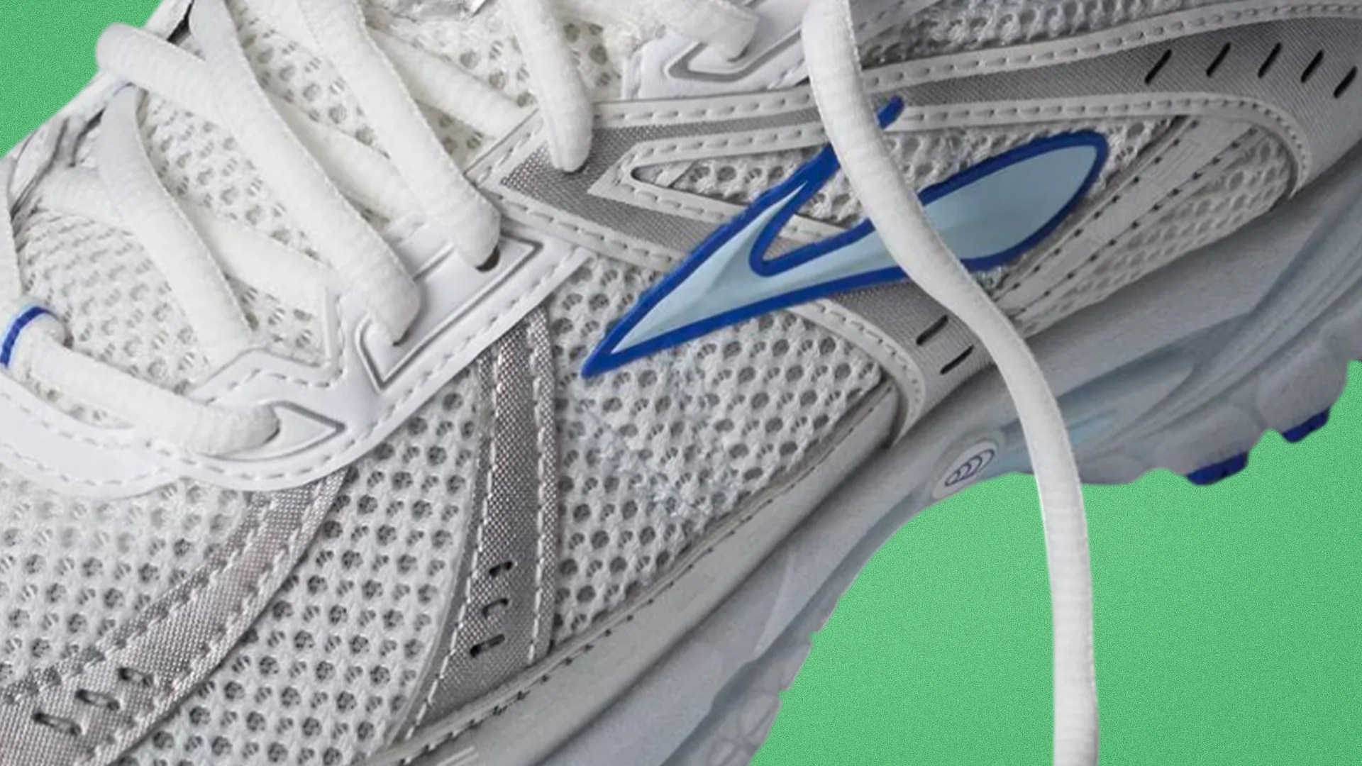 Brooks’ new retro-styled sneaker finally makes comfort look cool