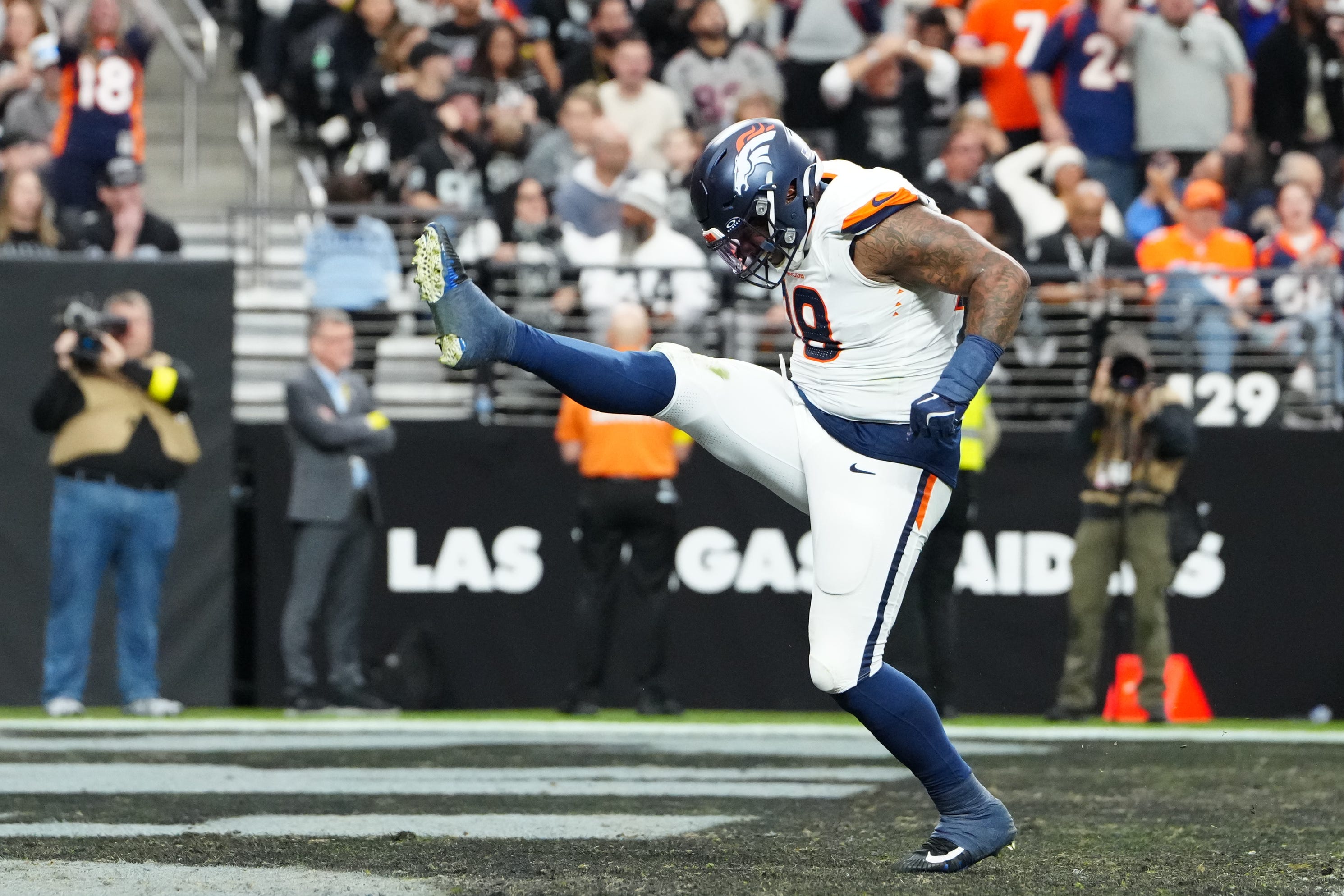 2026 NFL free agency winners (Titans) and losers (Cards) from day 1