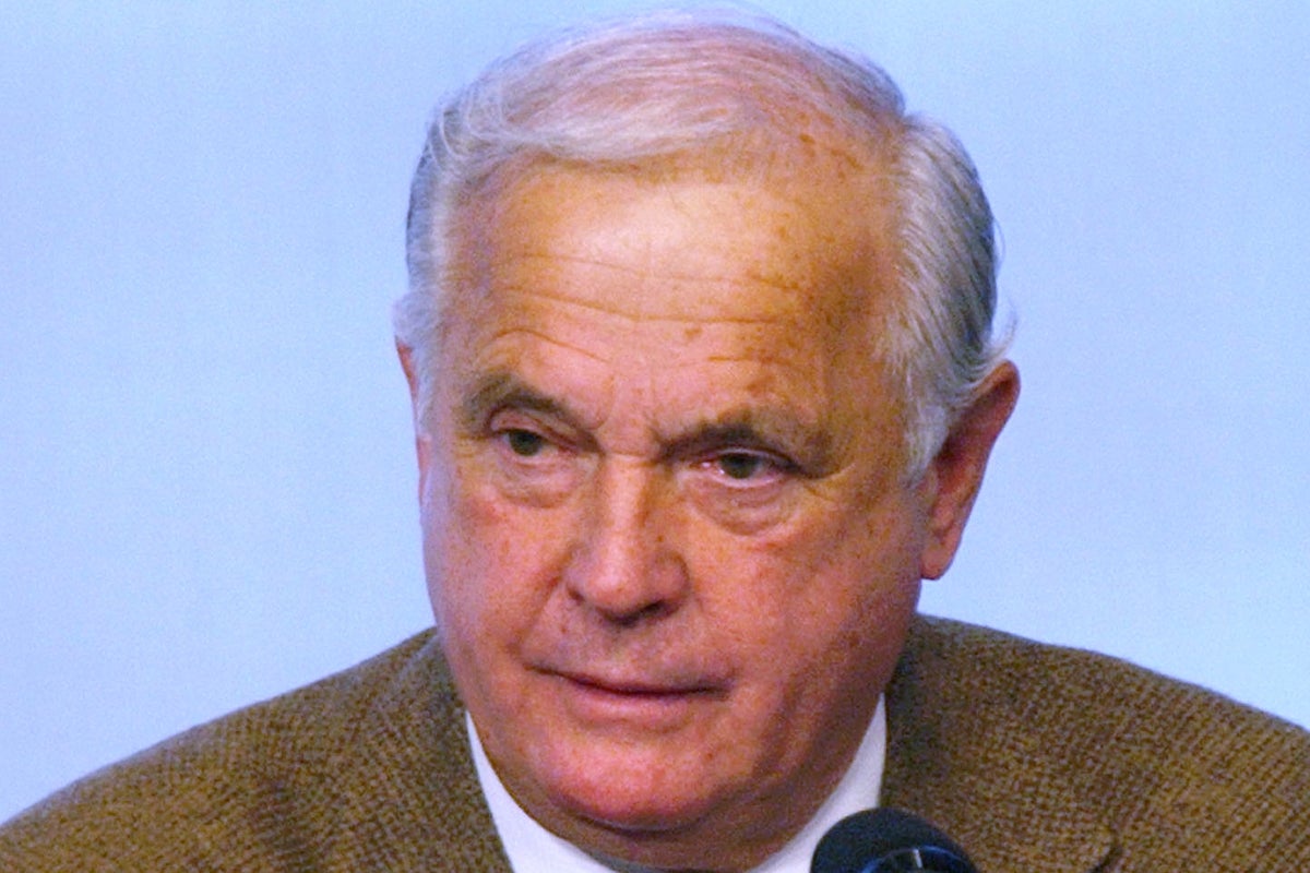 Nixon aide who exposed the Watergate tapes dies at 99<br><br>