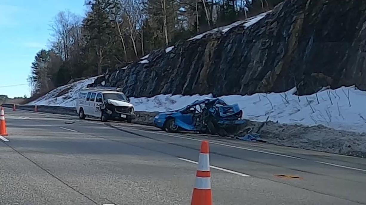 Rollover crash slows southbound traffic on I-93 in Derry