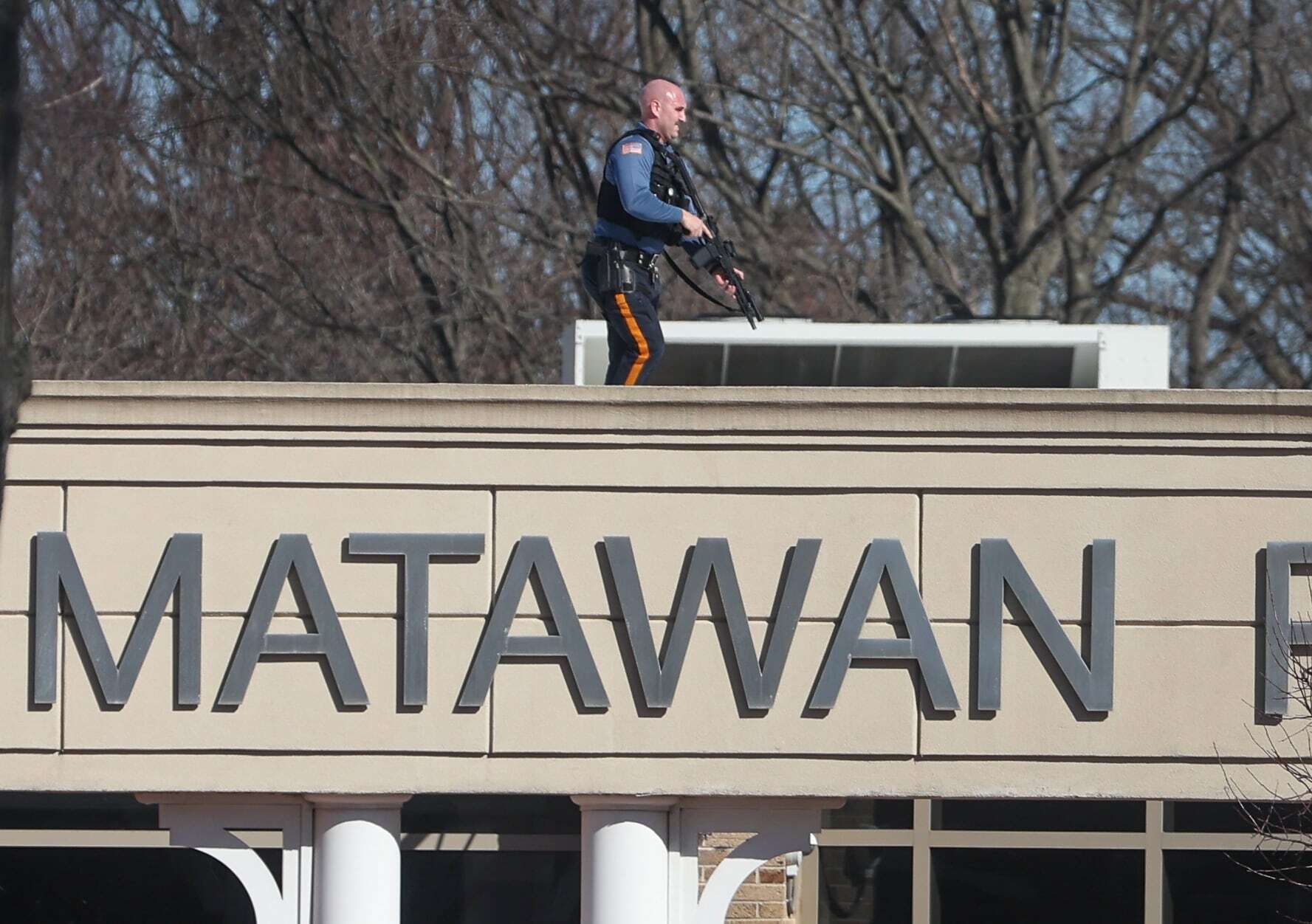 Students describe panic and confusion when NJ high school went into ...