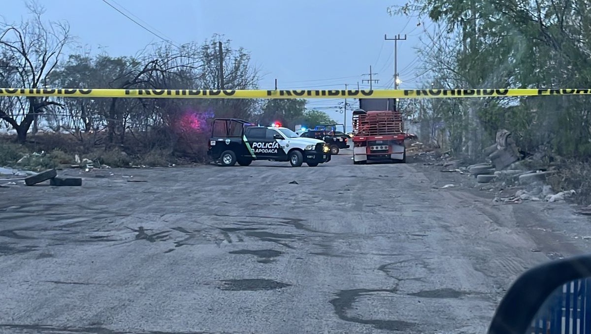 Asesinan a balazos a hombre en el interior de un tráiler en Apodaca