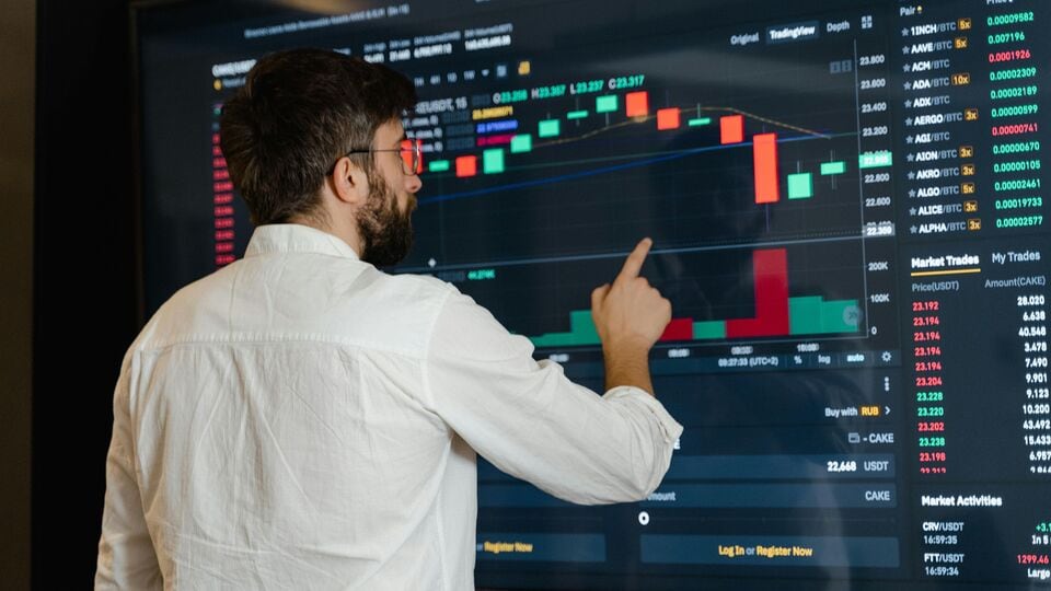 Stocks to buy for short term: From L&T, NTPC to TVS Motor—experts recommend 6 names for the next 1-2 weeks