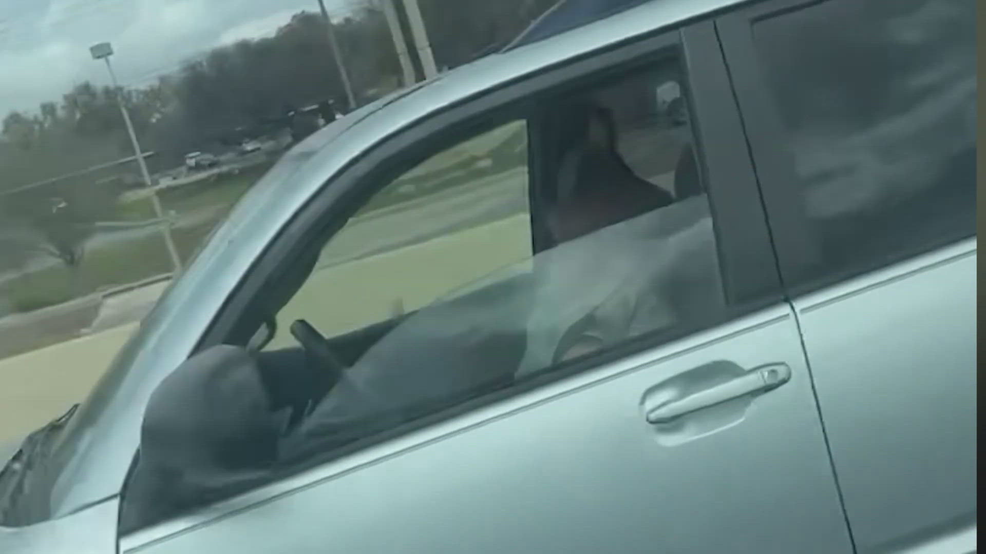 San Antonio man jumps into action to save unconscious driver on highway