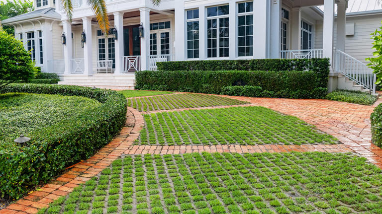 Recycled VS concrete permeable pavers: Which is better for the driveway