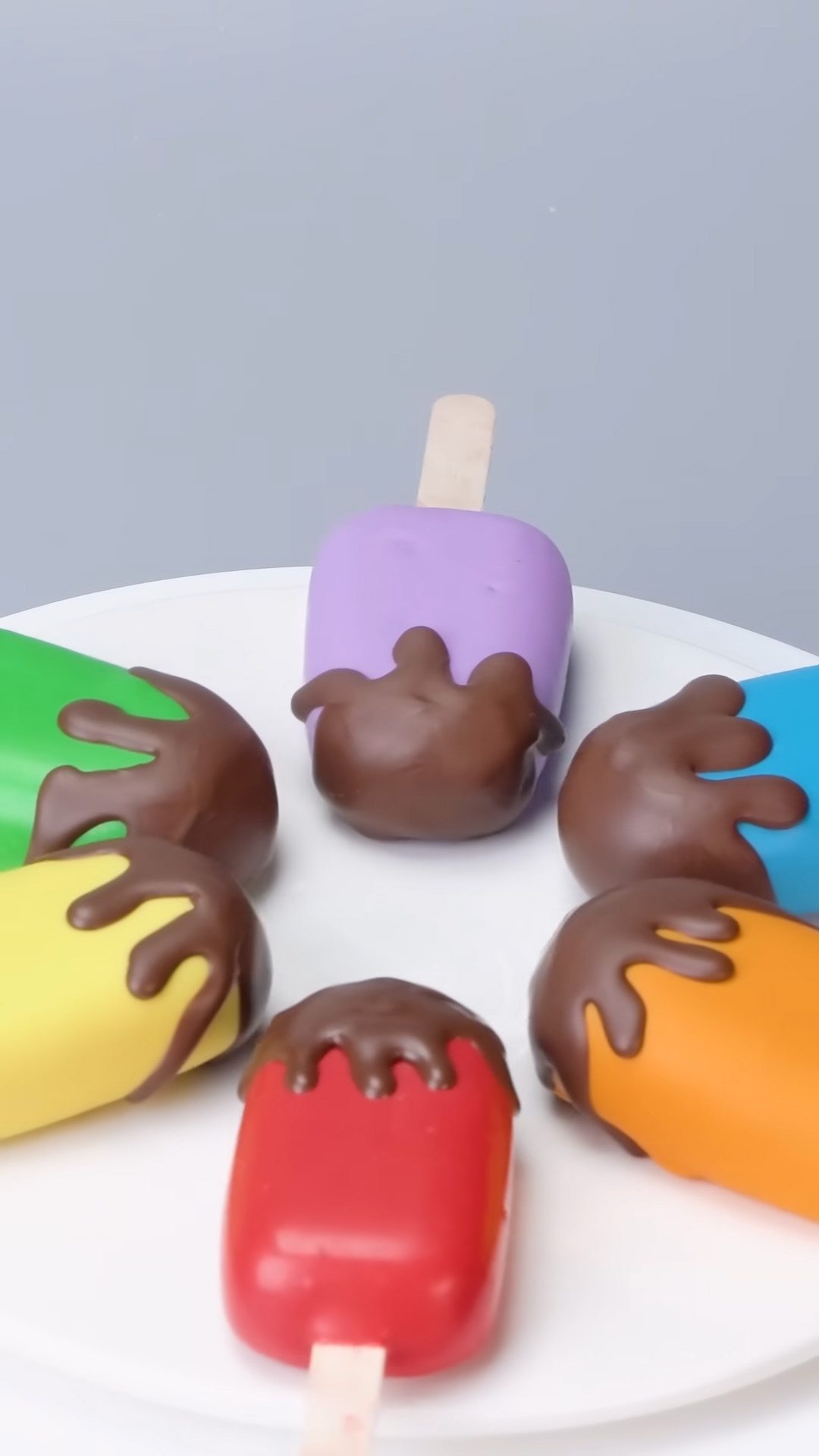 Creative rainbow chocolate ice cream tutorial