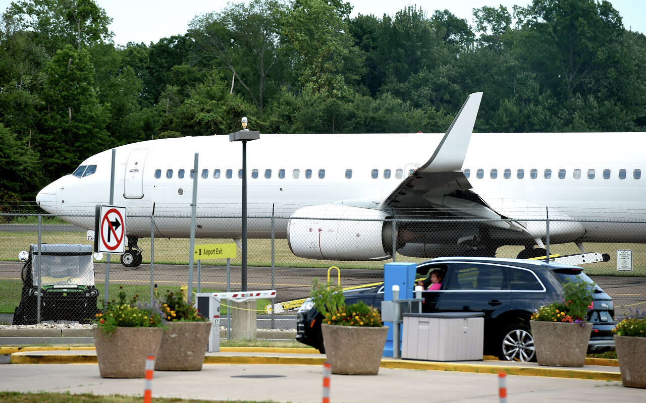 Some airports could close amid TSA shortages, including in Connecticut<br><br>