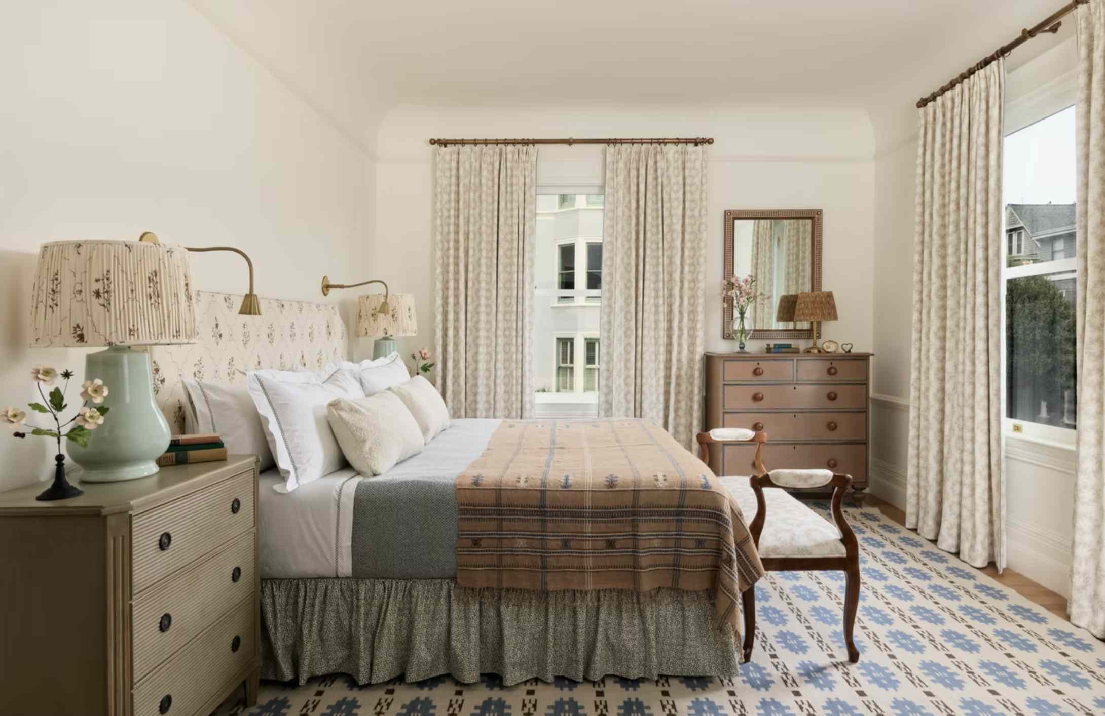 7 timeless paint colors interior designers recommend when you want a ...