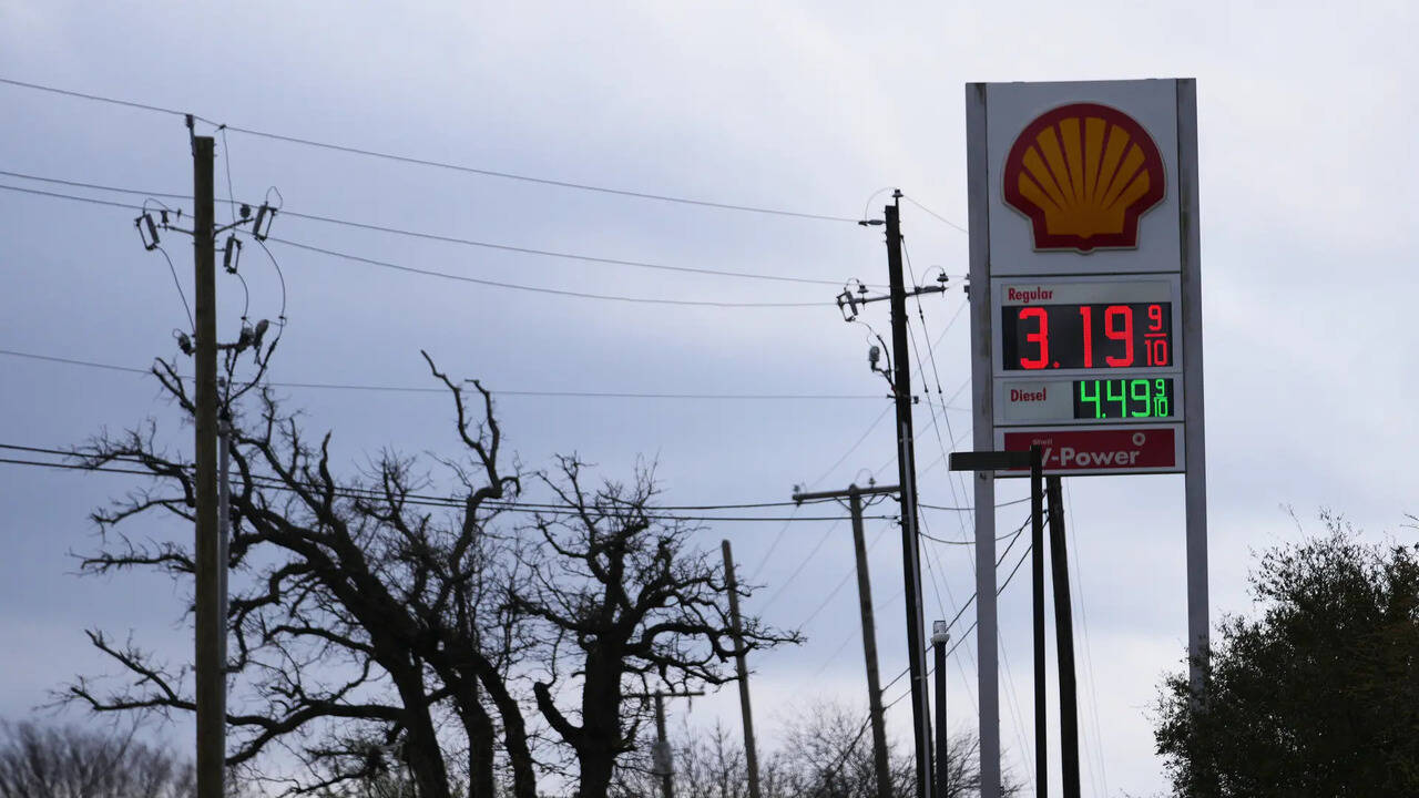 Impact of rising oil prices due to Iran conflict on consumers