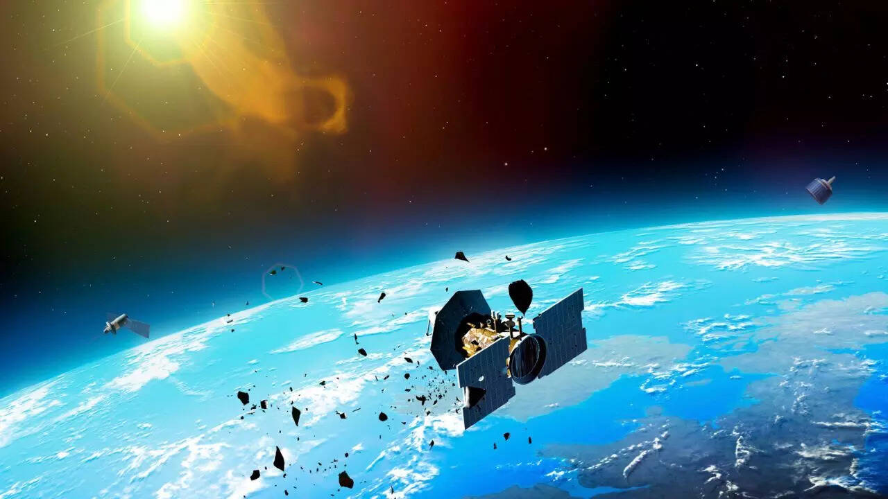 NASA warns! 1,300-pound satellite set to fall toward Earth on March 10 ...