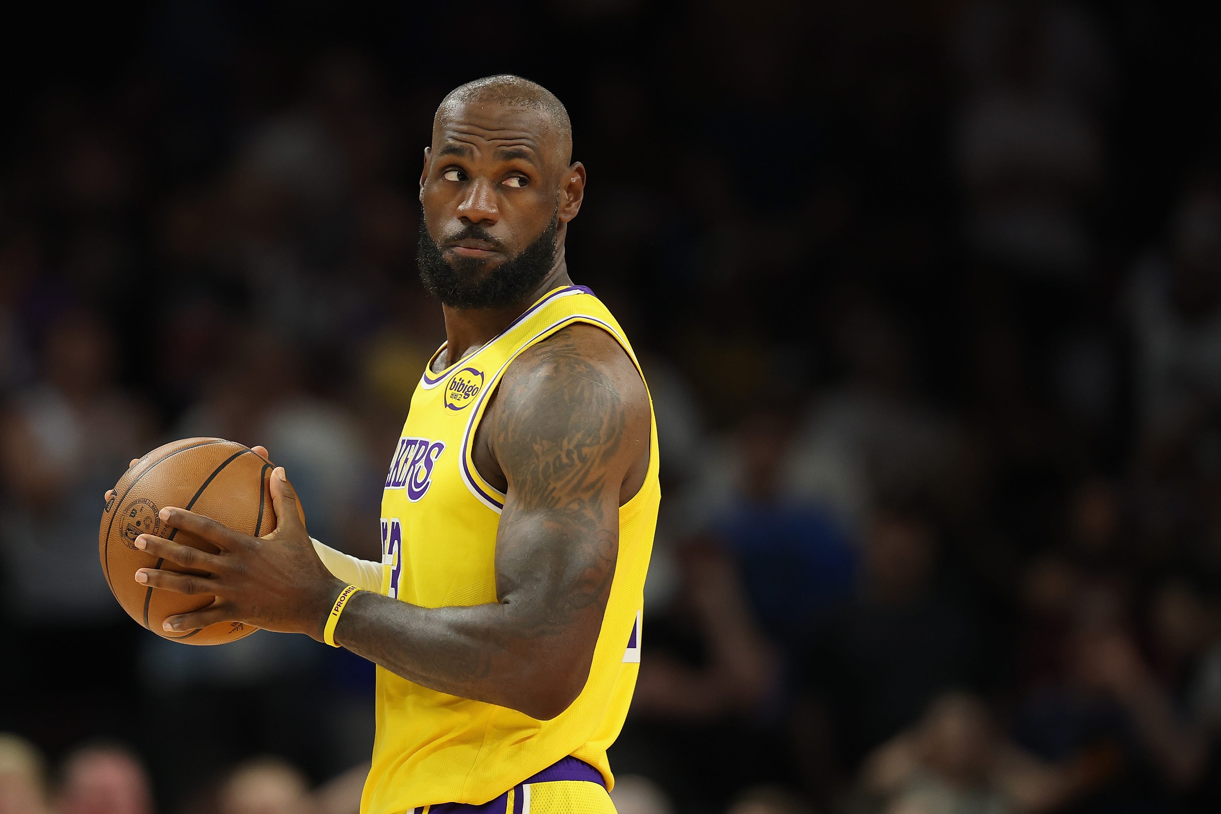Report: LeBron James not interested in joining Warriors next season