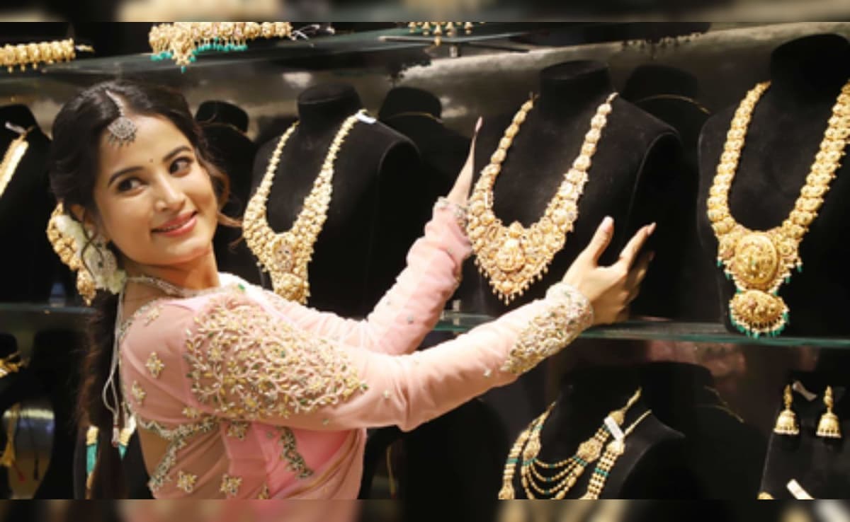 Gold, silver prices edge higher: Check today's rates in your city