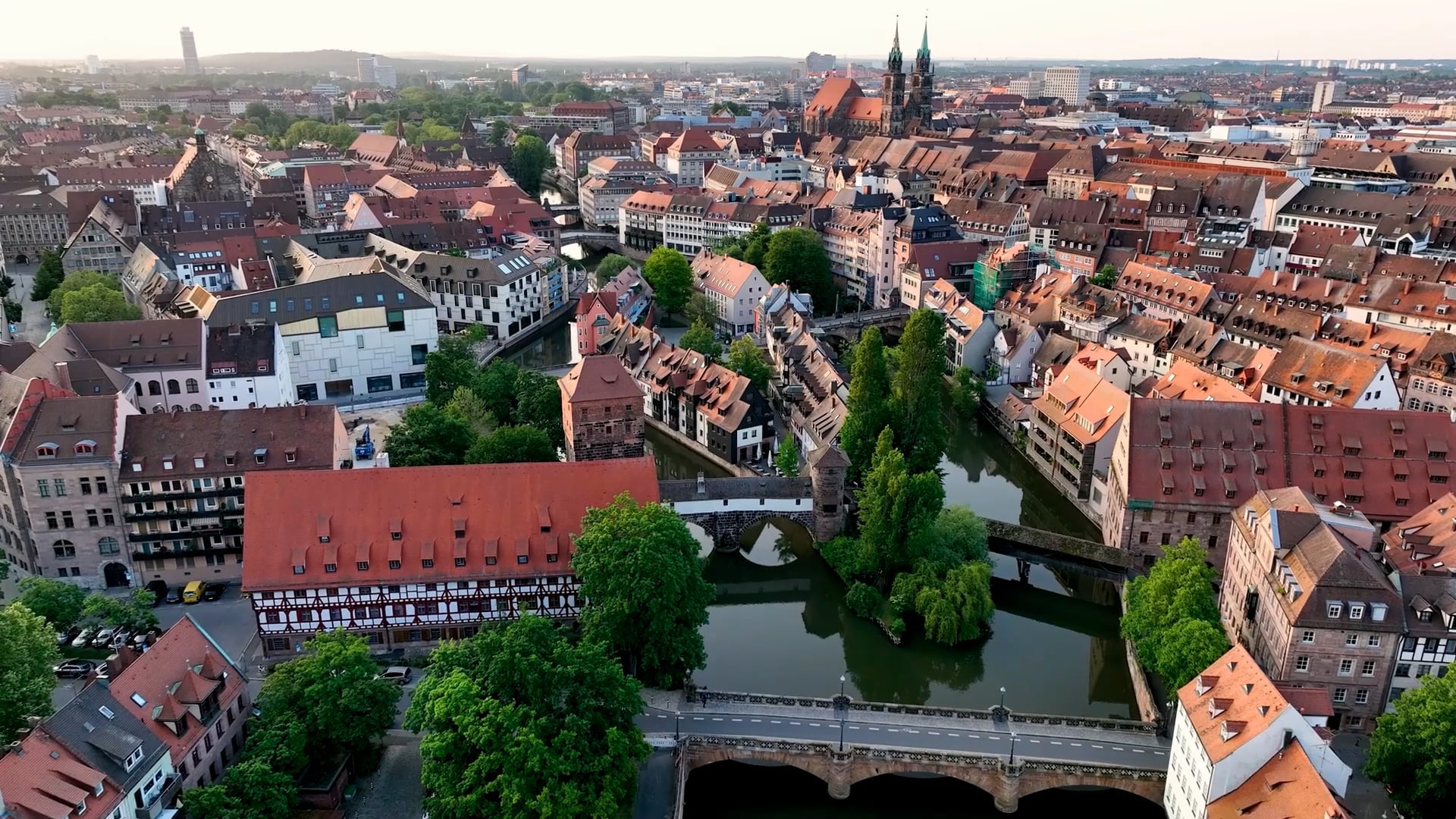 norimberga-germania-un-drone-esplora-la-citt-storica-della-baviera