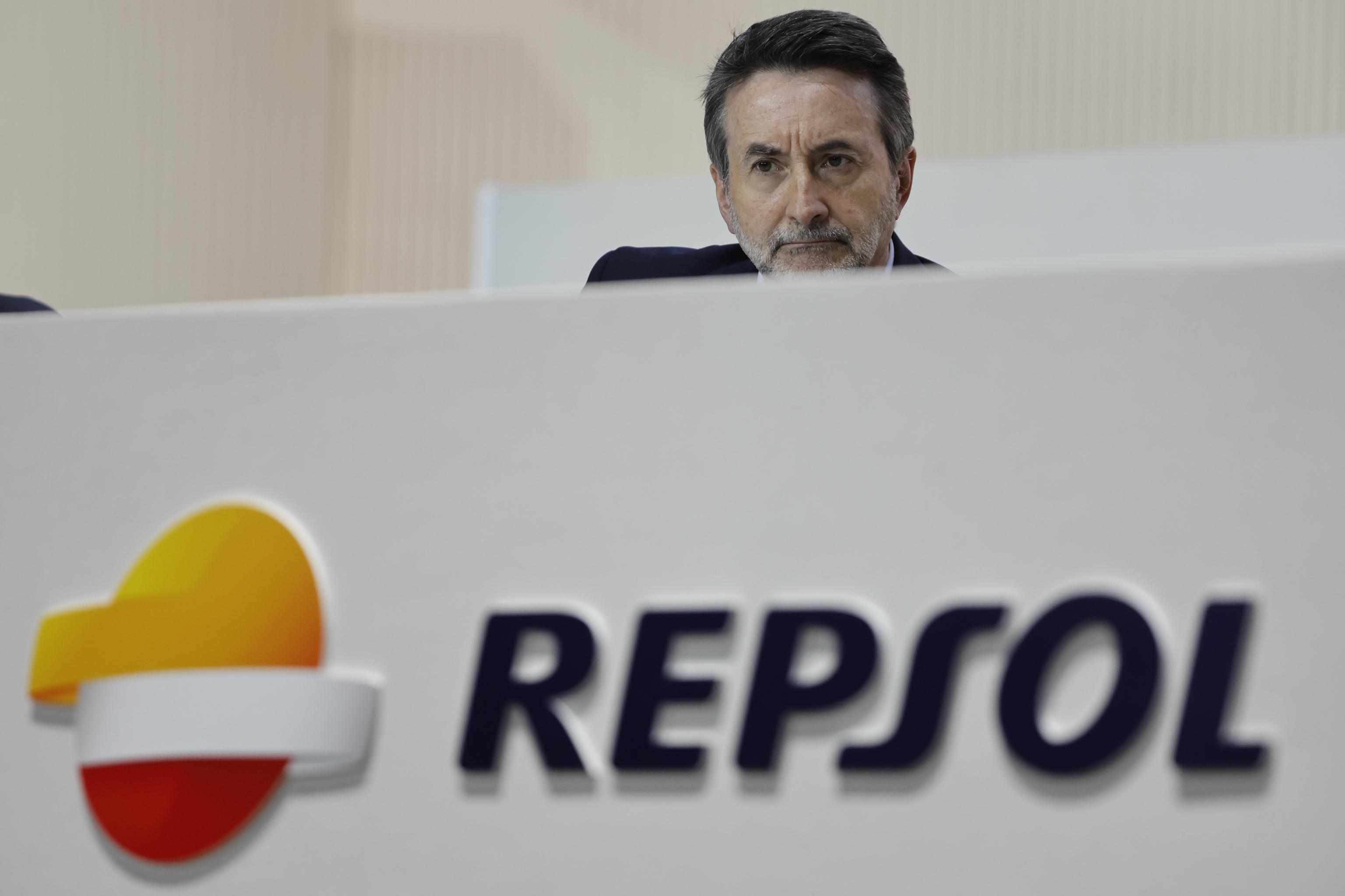 Repsol reduce la inversión en energía verde y vuelve a centrarse en el ...