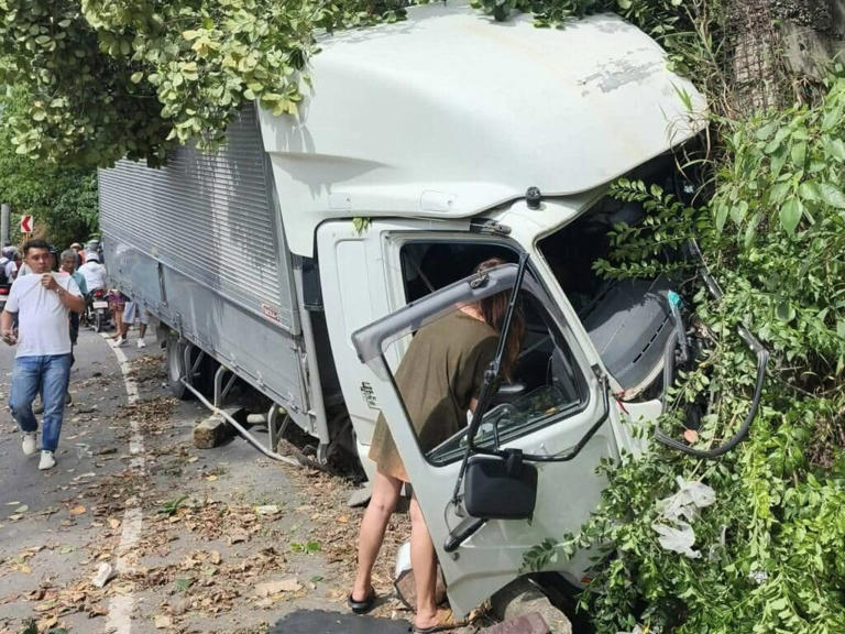 Truck, motorcycle crash in Busay: 4 dead, 2 injured