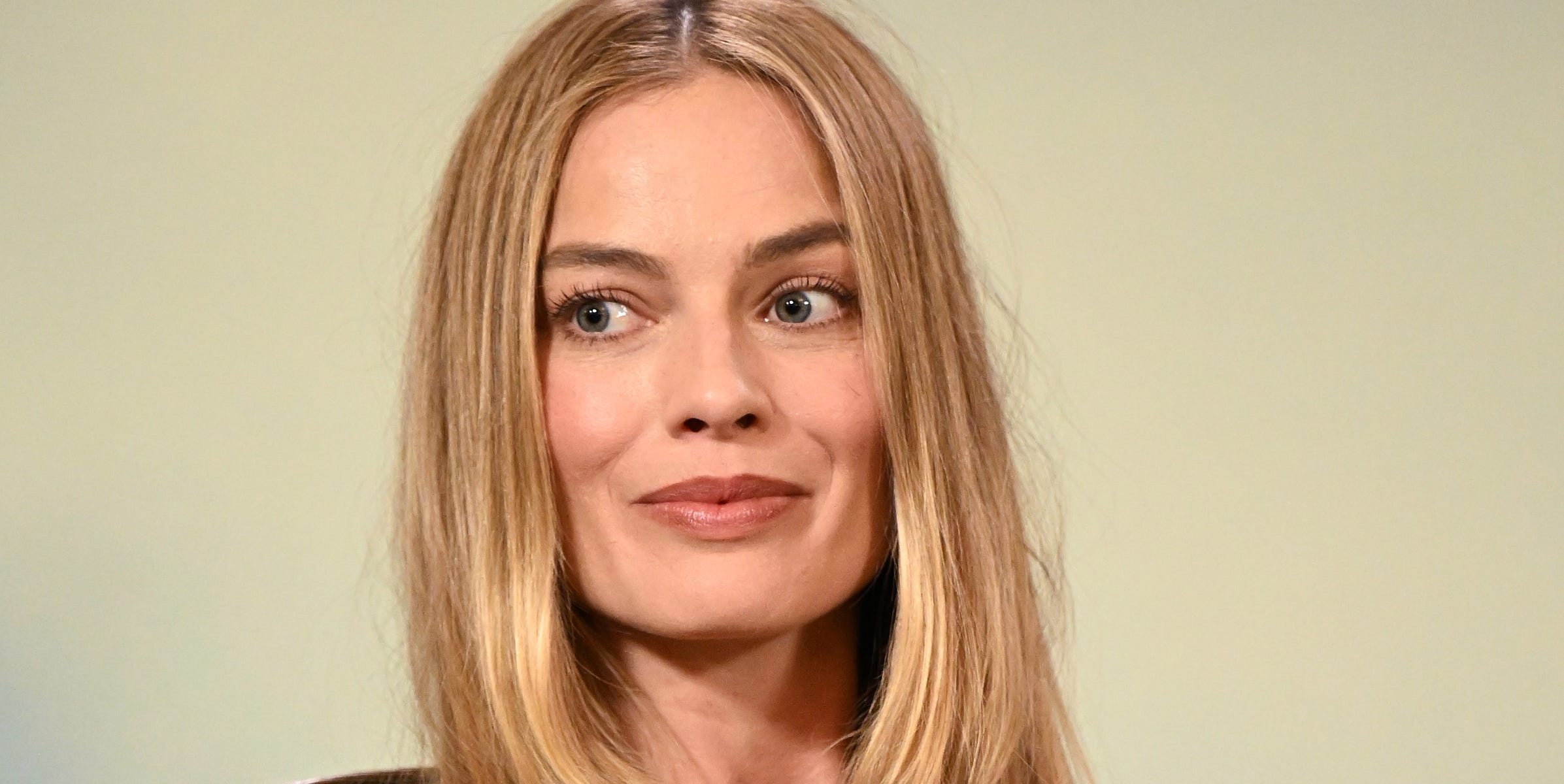 Margot Robbie's shocking new shaggy bob proves textured styling can ...